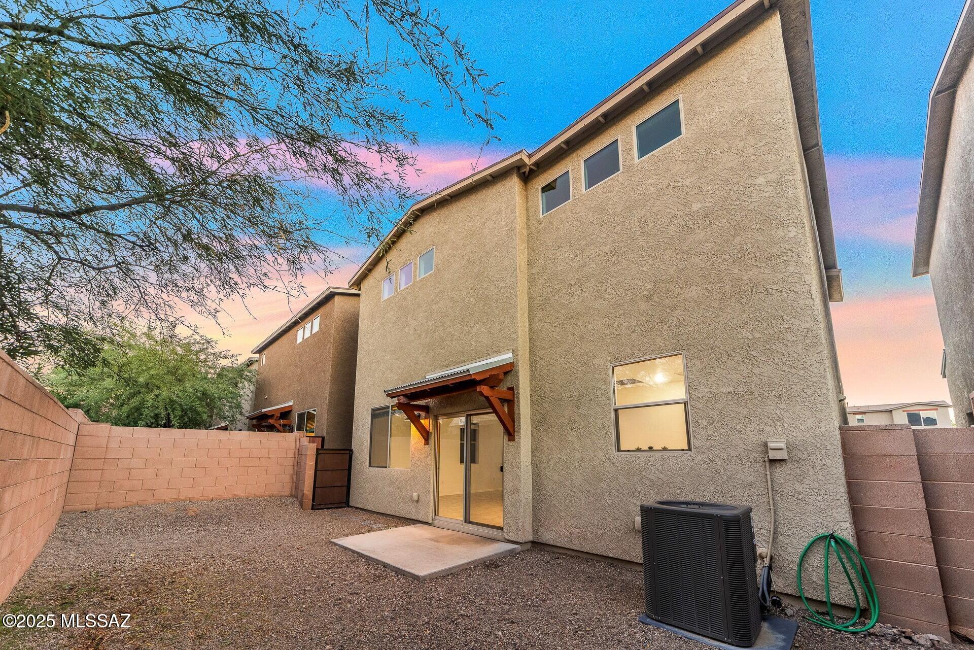 4255 E Columbus Park Place