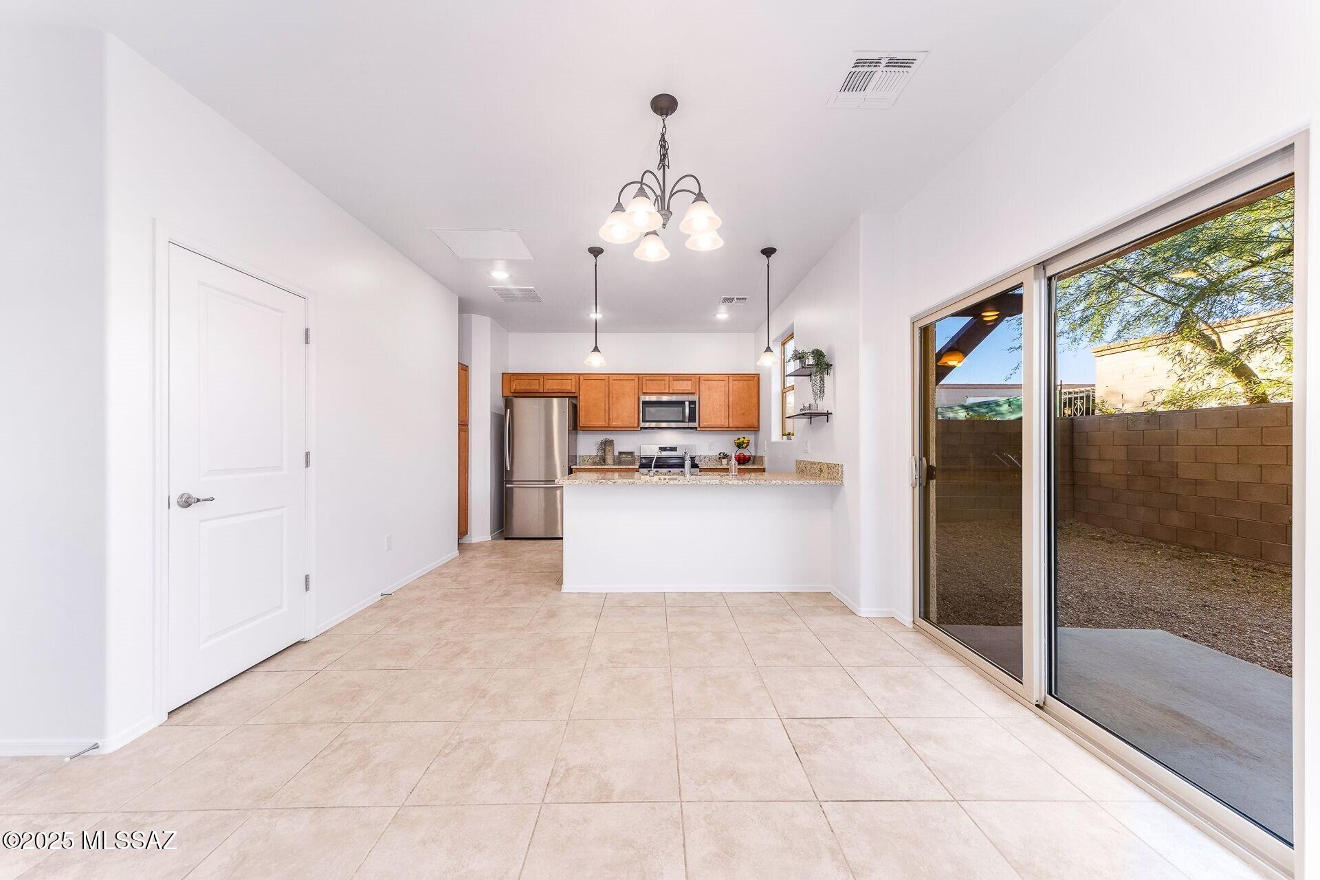 4255 E Columbus Park Place