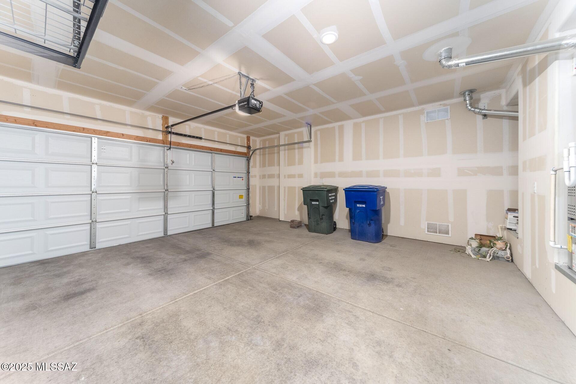 4255 E Columbus Park Place