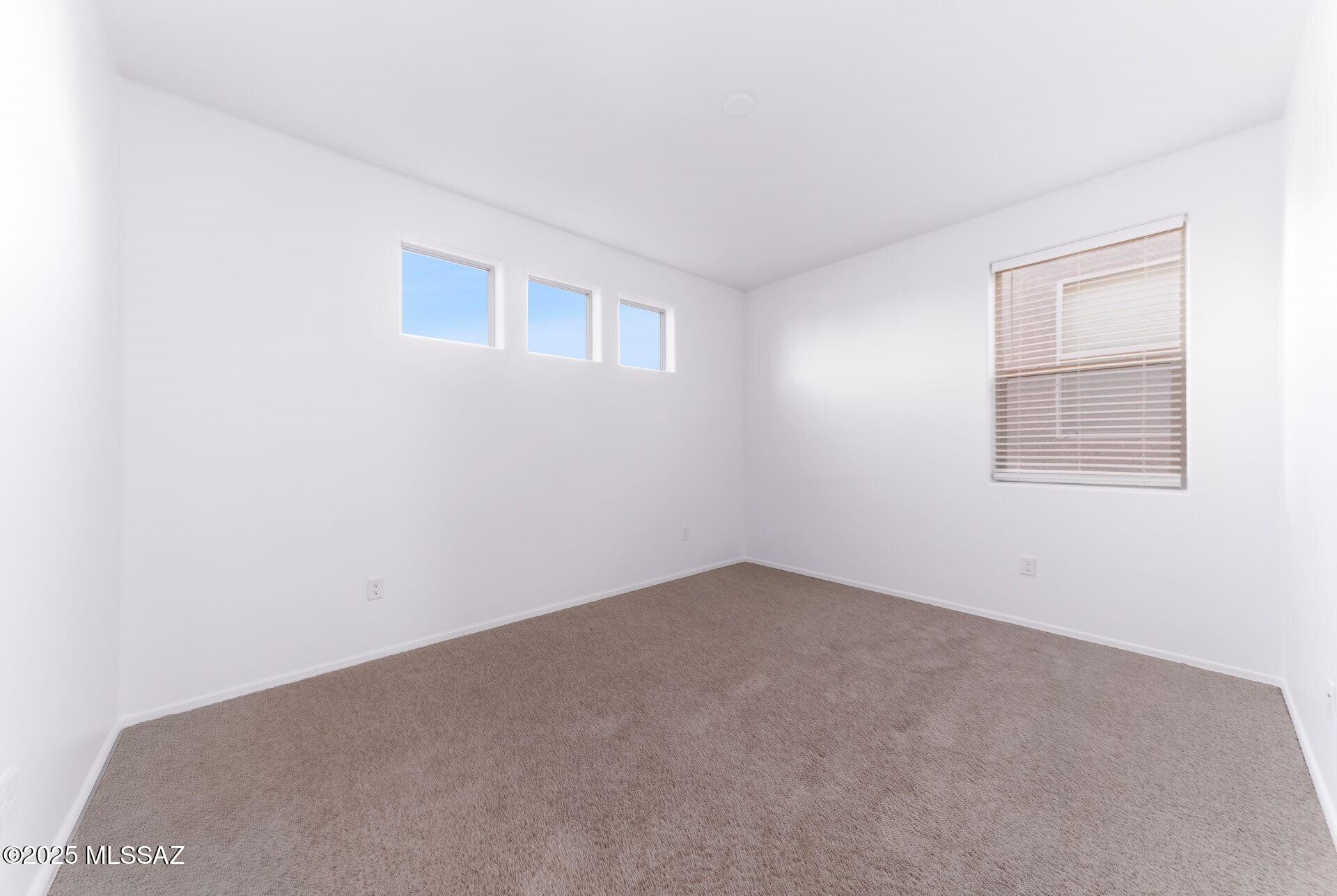 4255 E Columbus Park Place