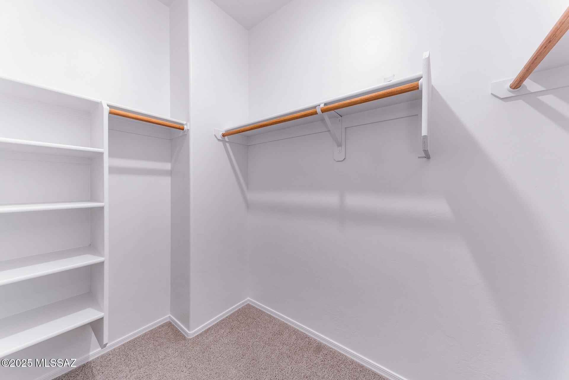 4255 E Columbus Park Place