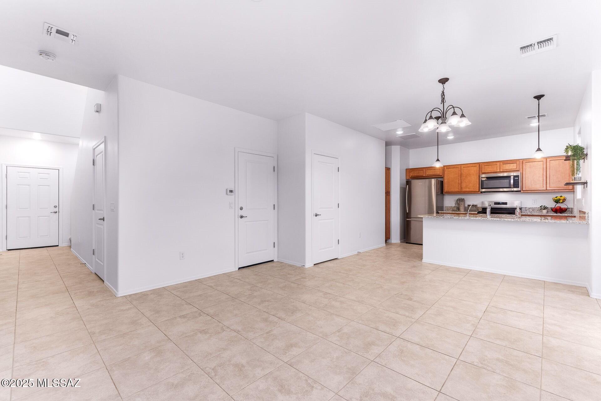 4255 E Columbus Park Place