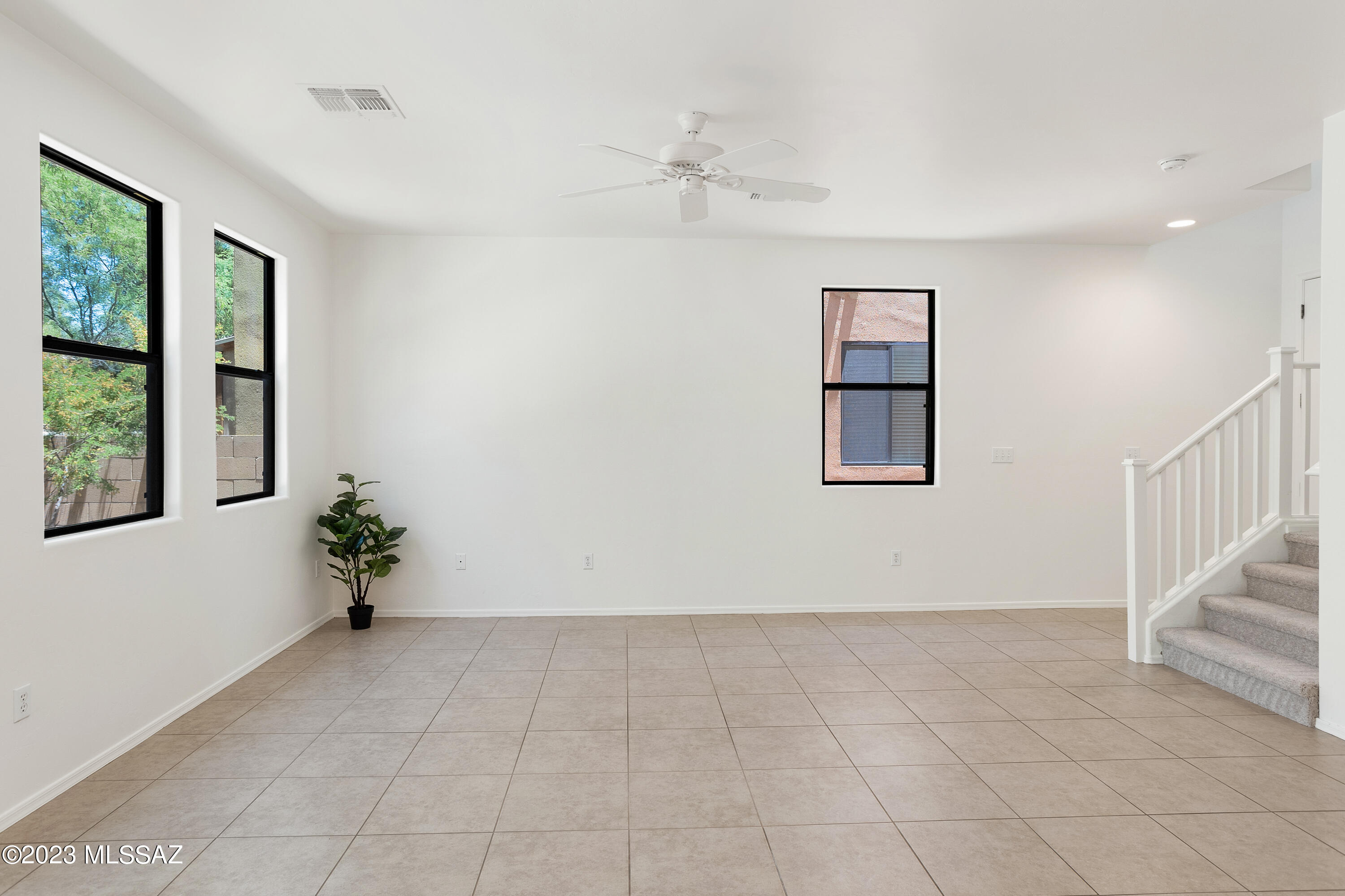 2919 Canyon Bend Street