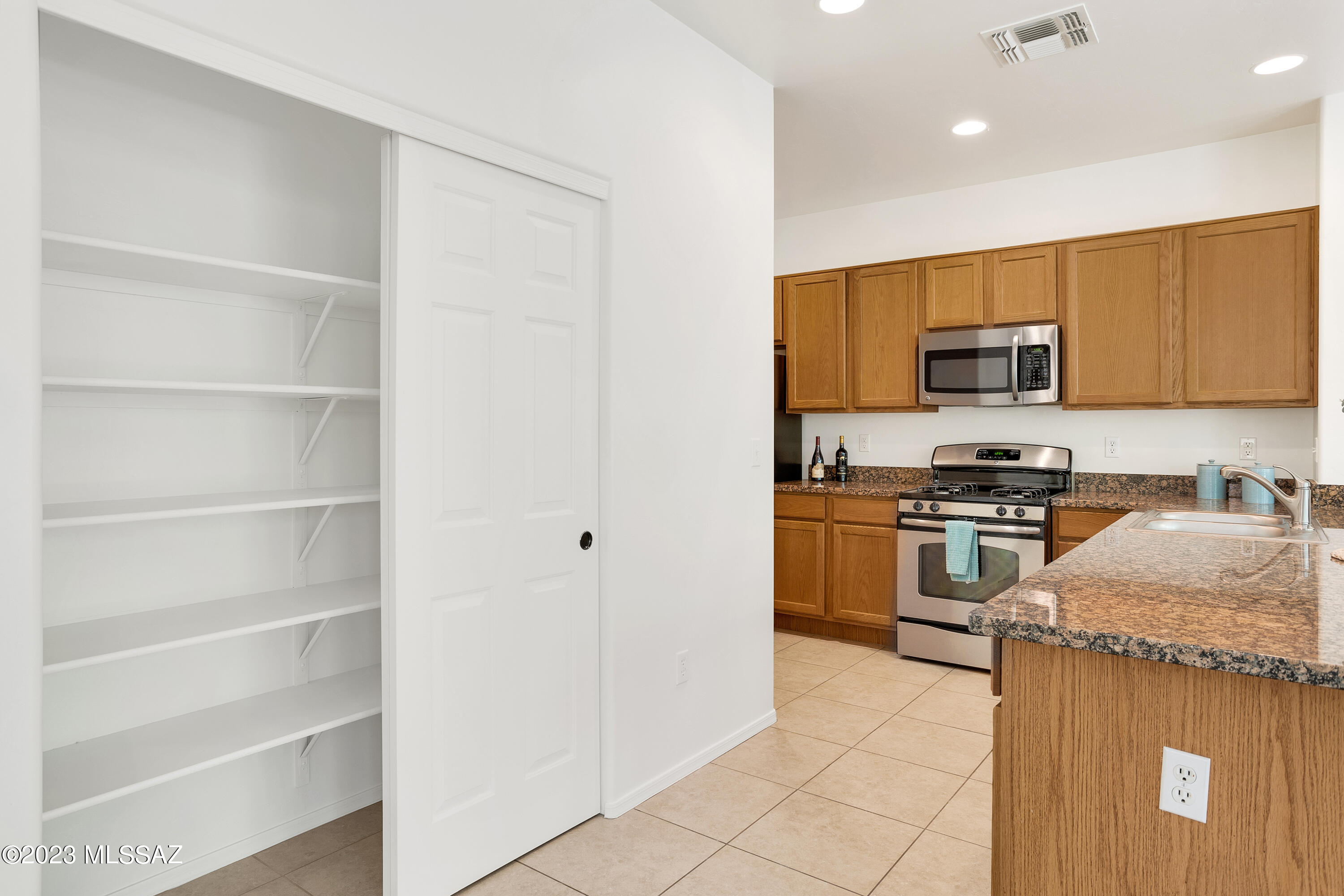 2919 Canyon Bend Street