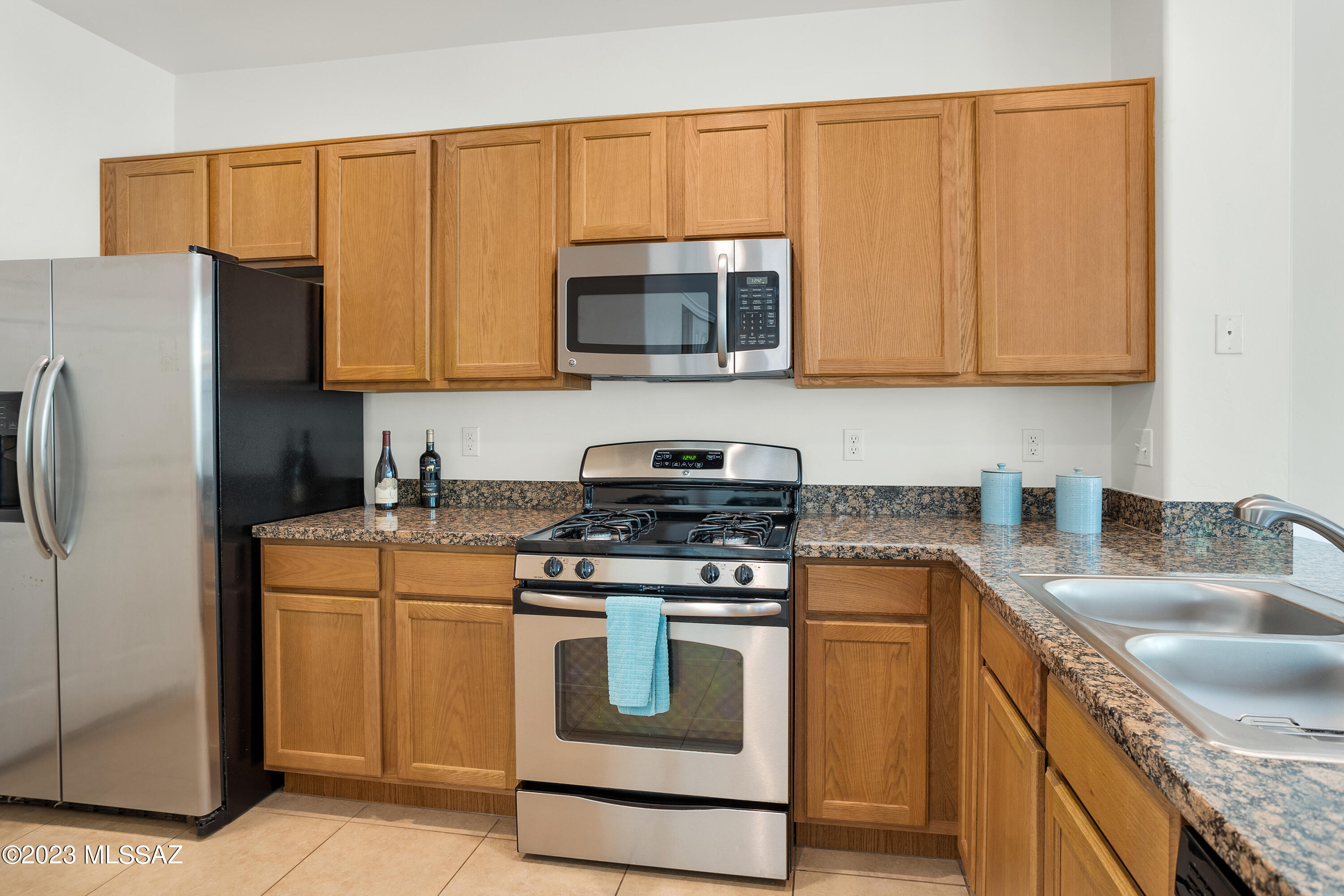 2919 Canyon Bend Street