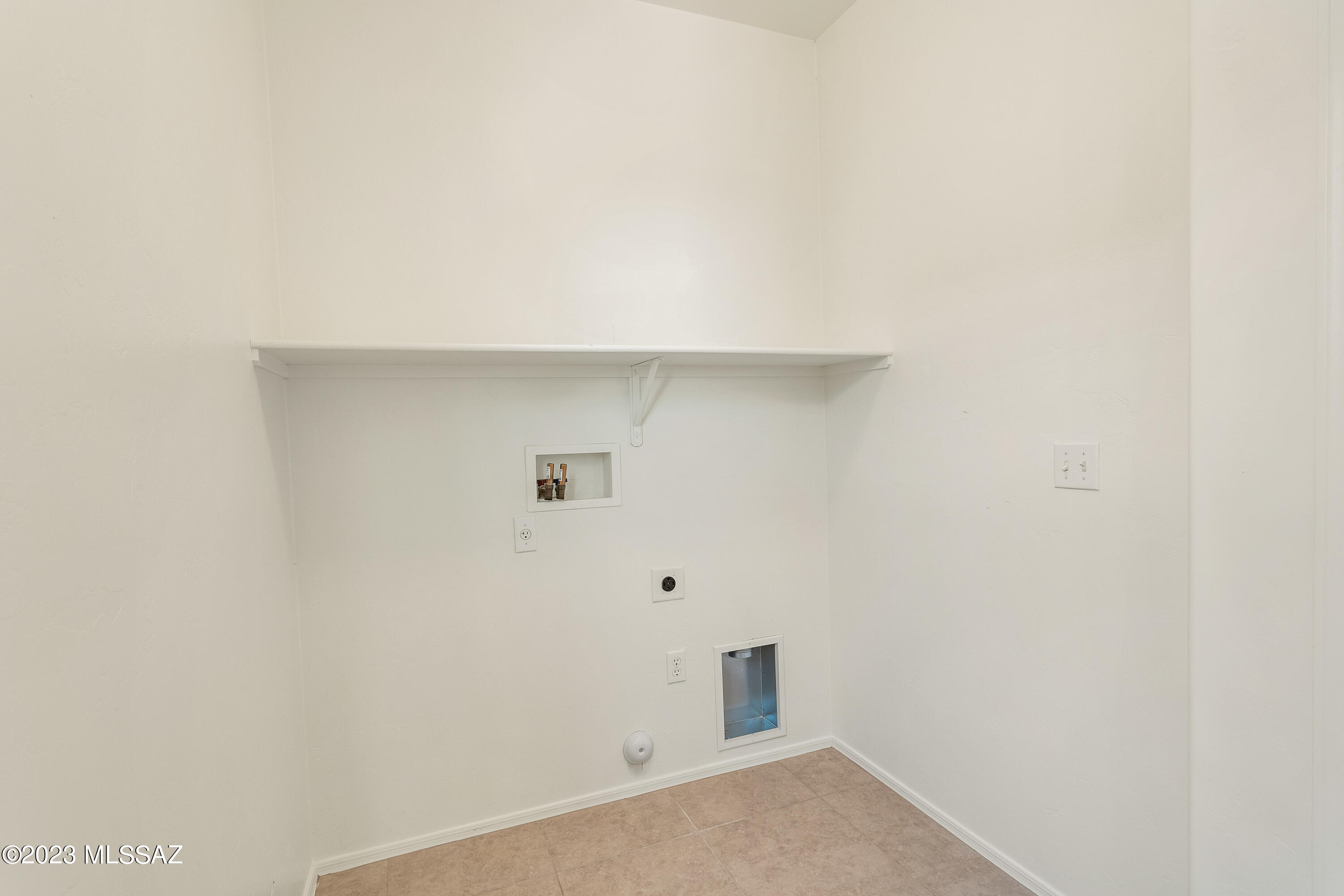 2919 Canyon Bend Street