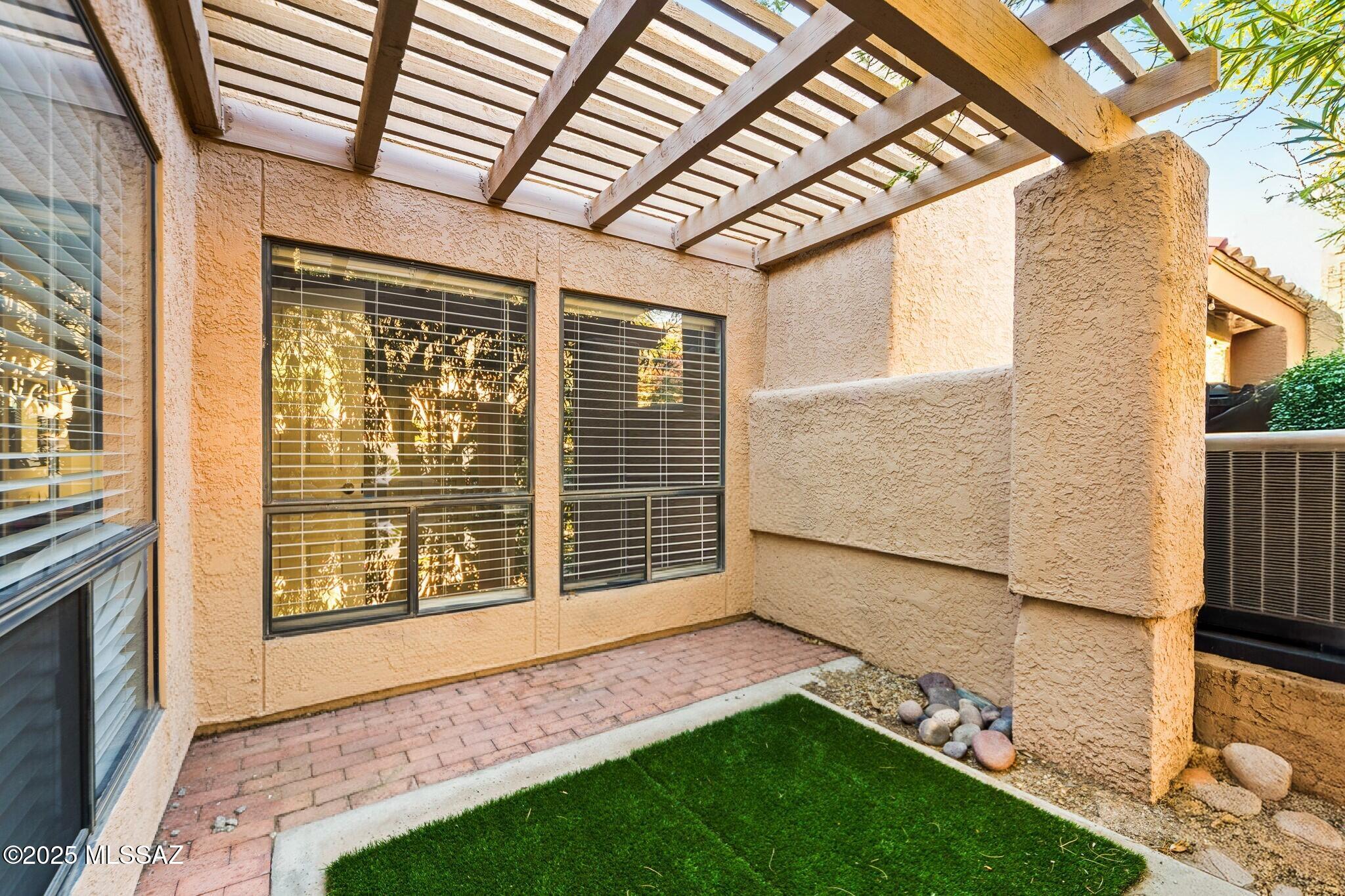 7601 N Calle Sin Envidia 49