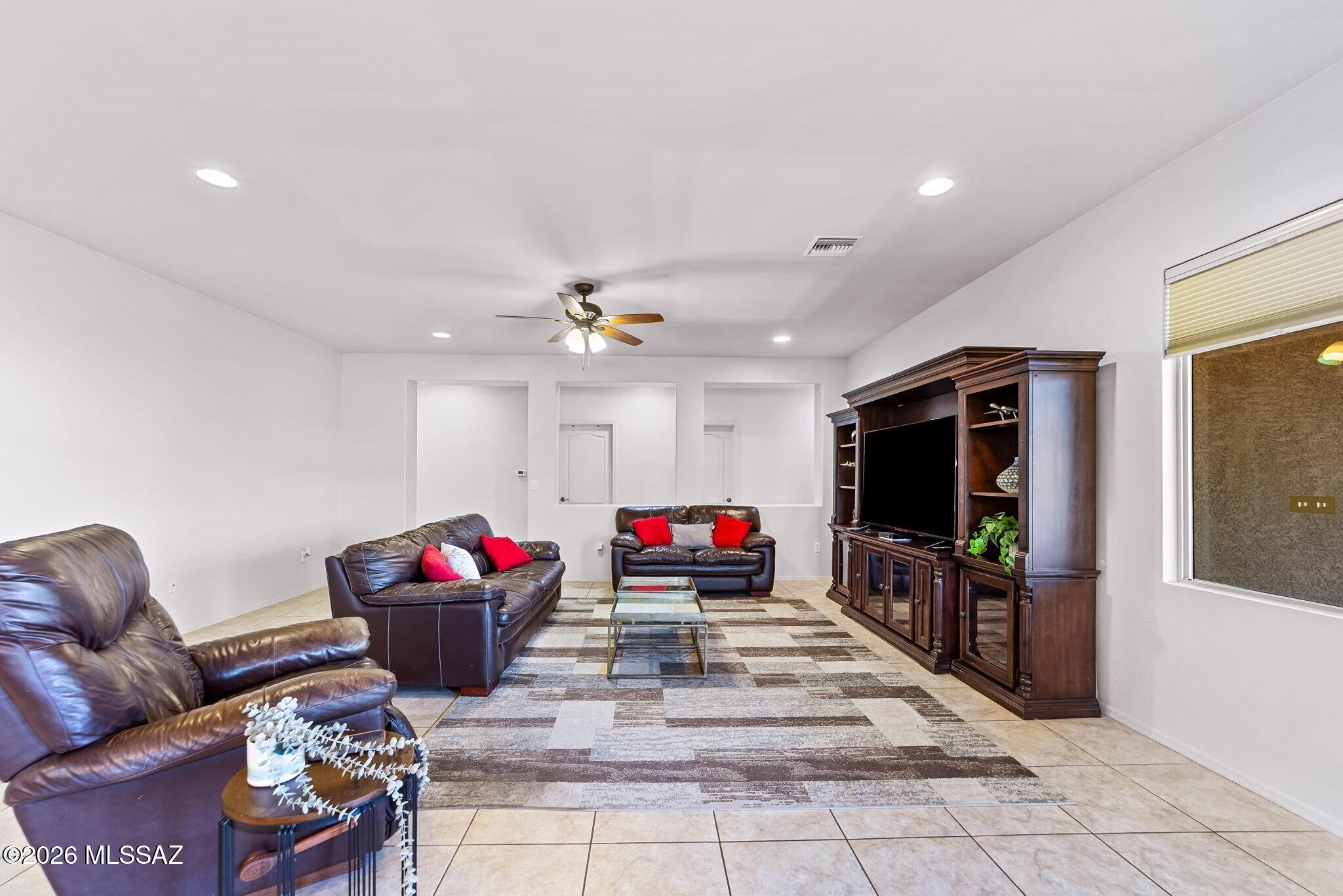 4292 W Thunder Ranch Place