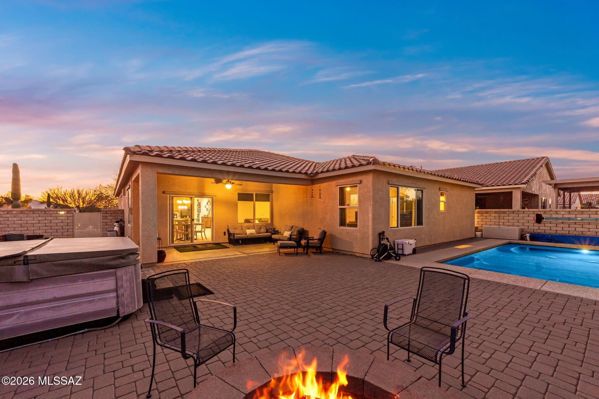 4292 W Thunder Ranch Place