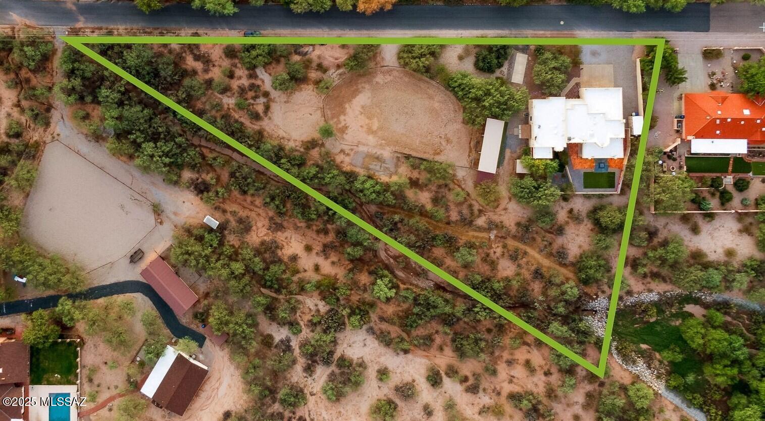 2330 N Bonanza Avenue