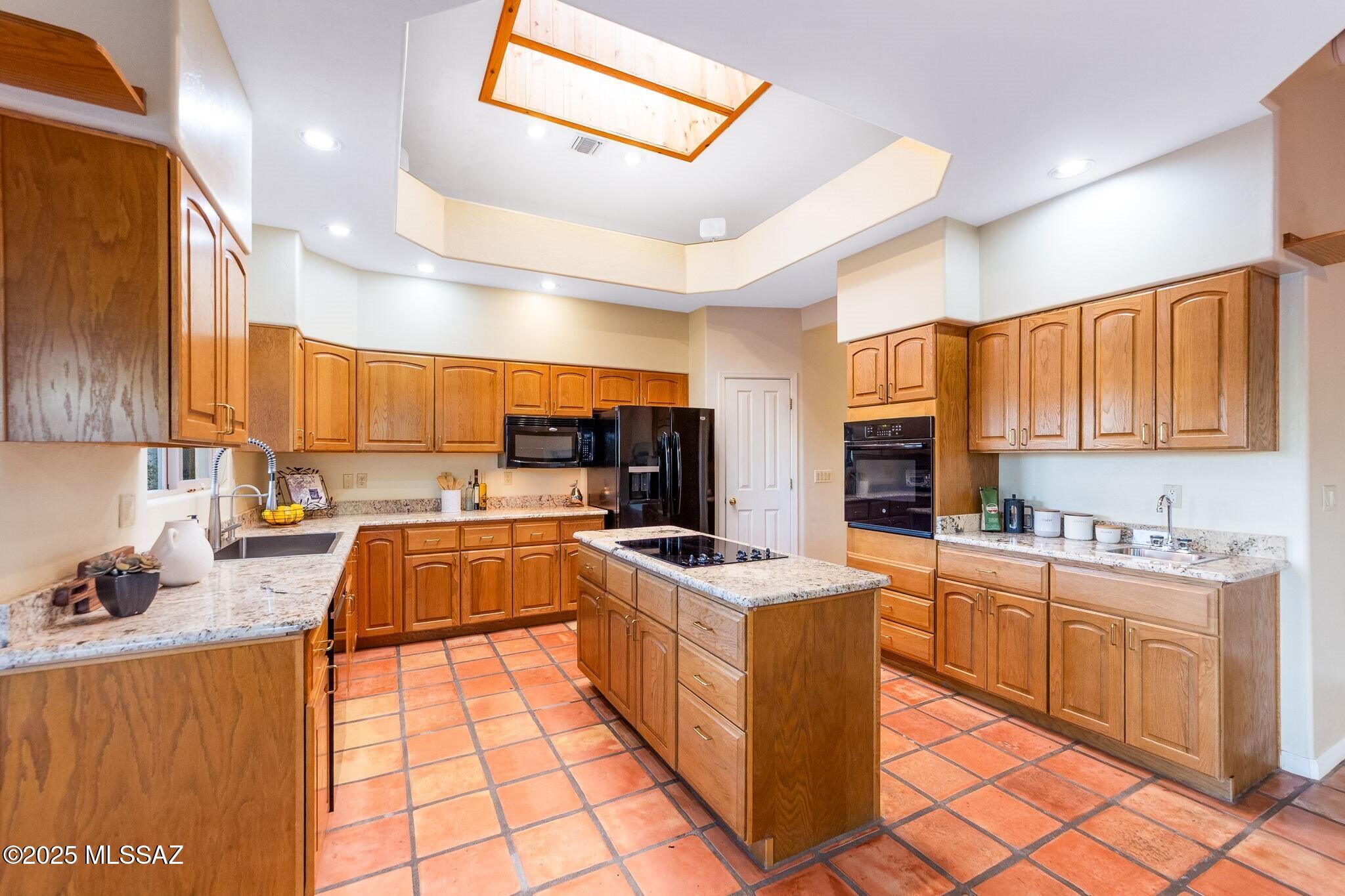 2330 N Bonanza Avenue