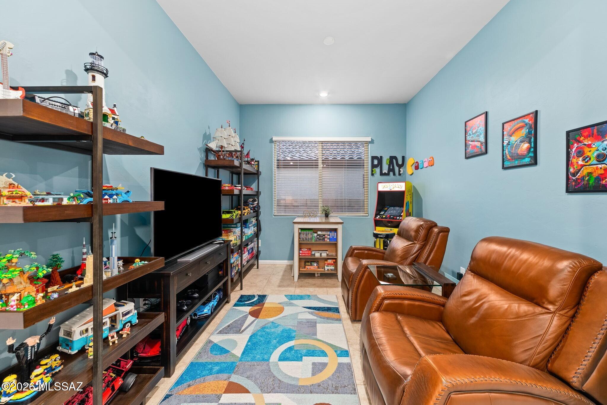 10820 N Iron Peak Drive