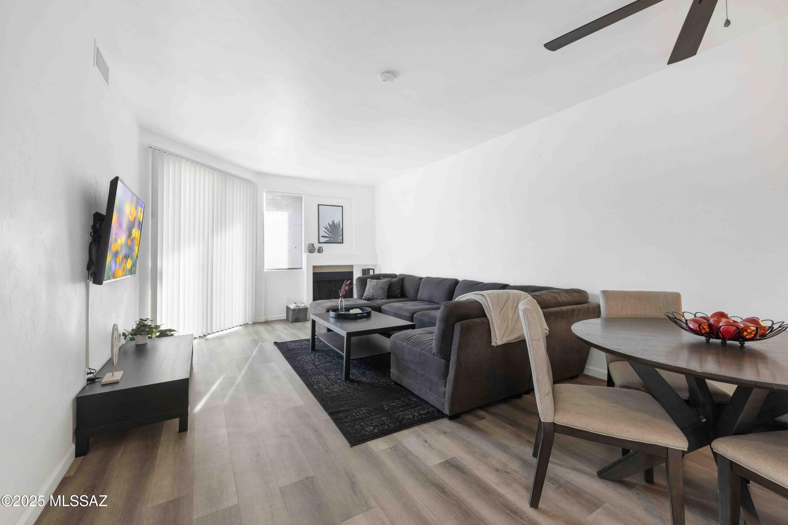 5675 N Camino Esplendora 1103