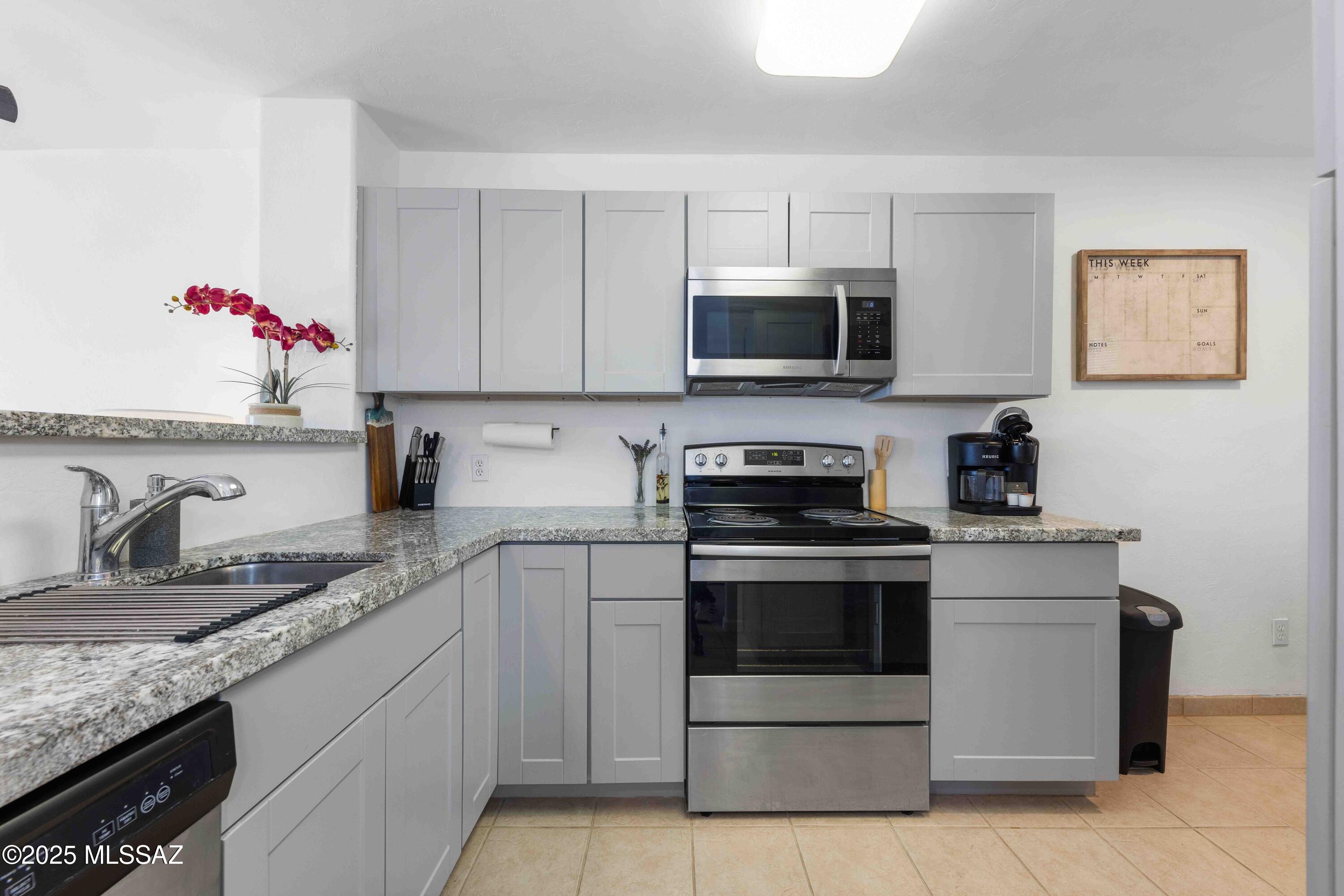 5675 N Camino Esplendora 1103