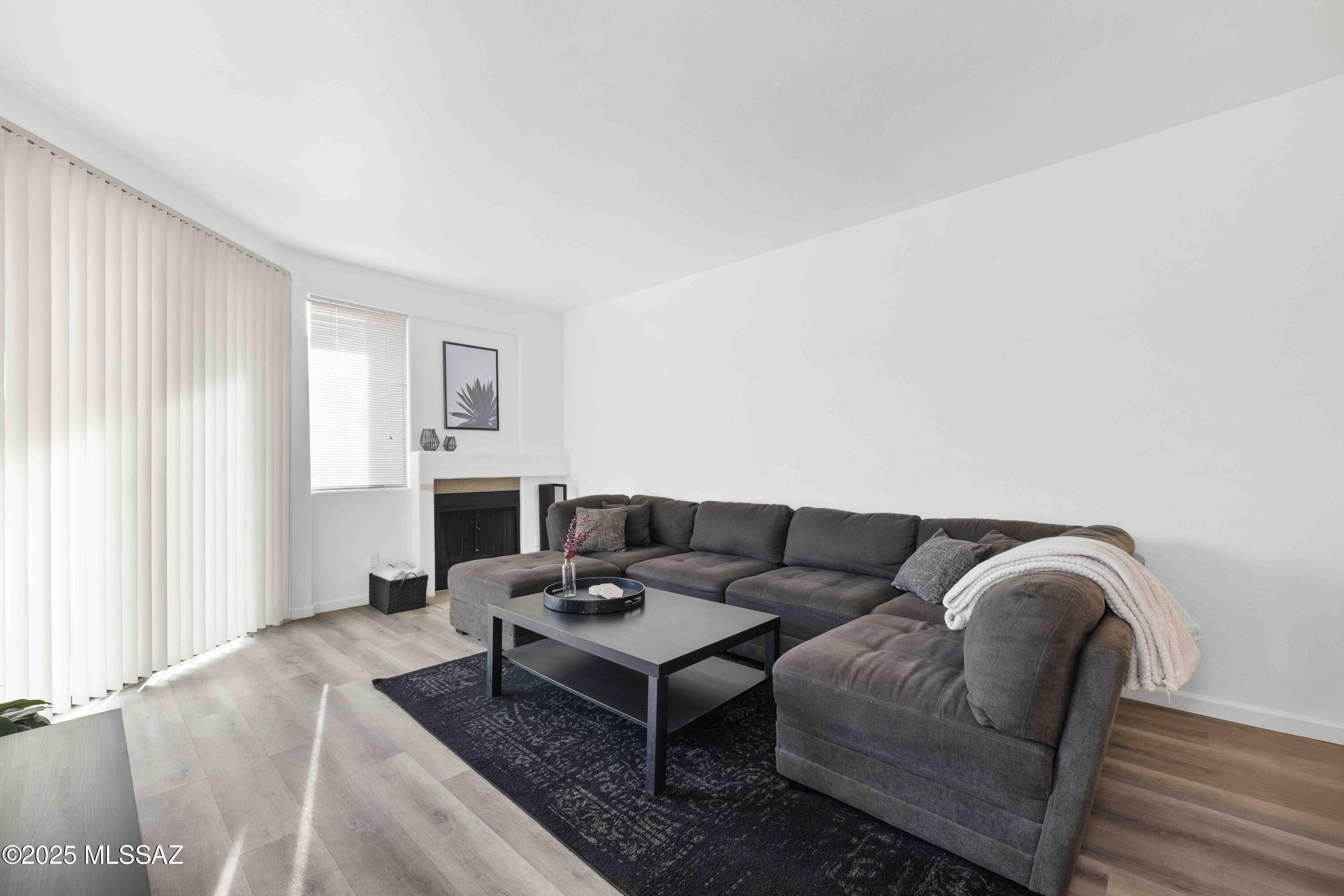 5675 N Camino Esplendora 1103