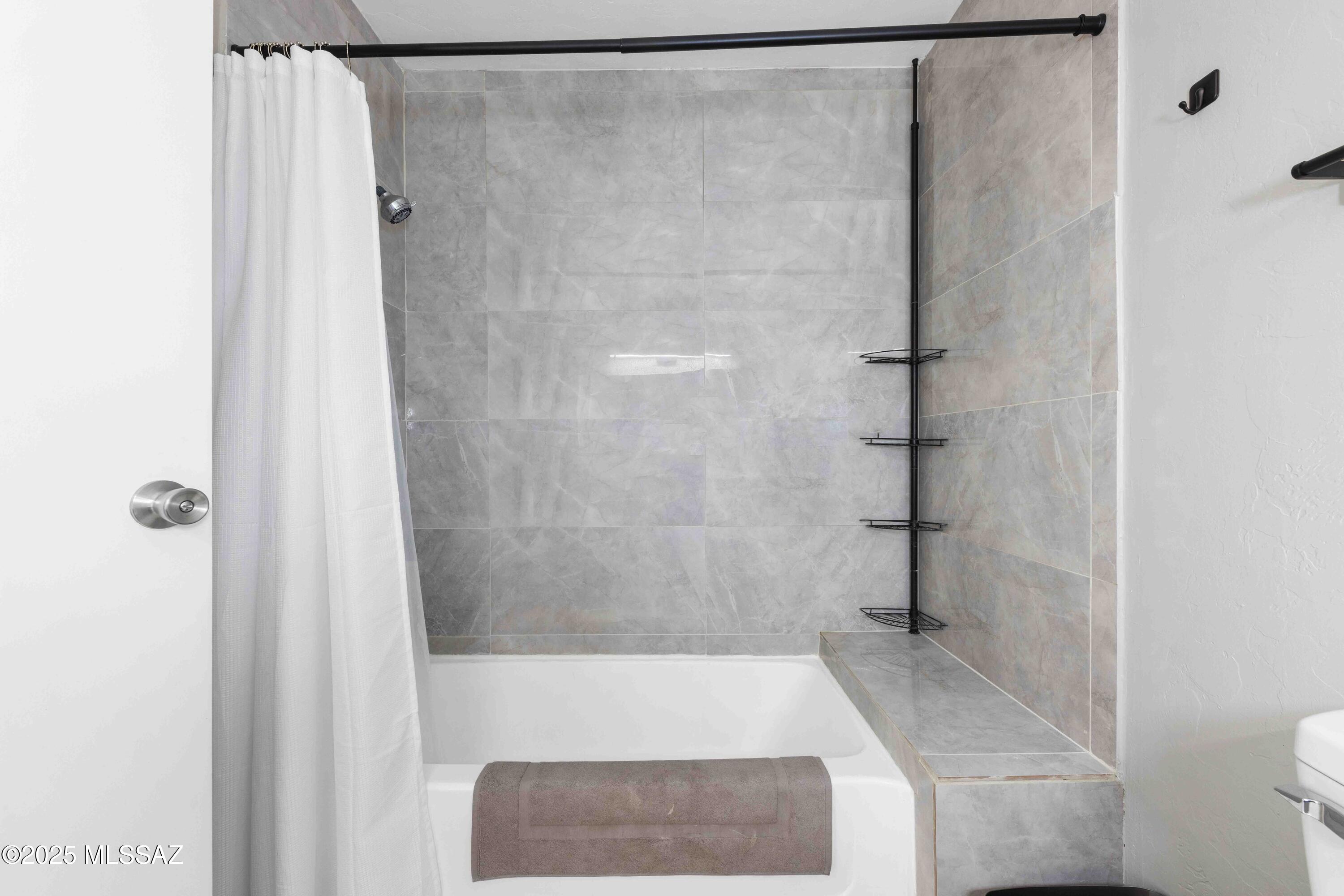 5675 N Camino Esplendora 1103