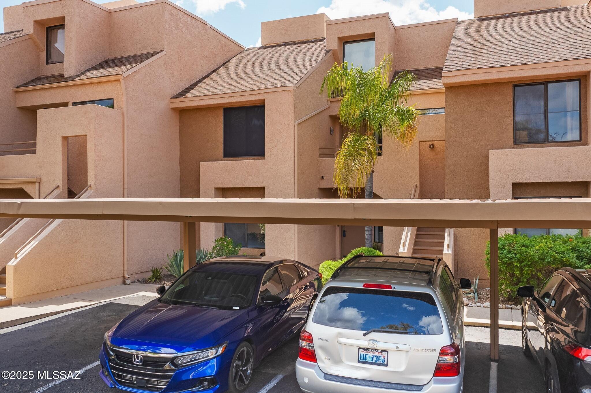 5675 N Camino Esplendora 1103