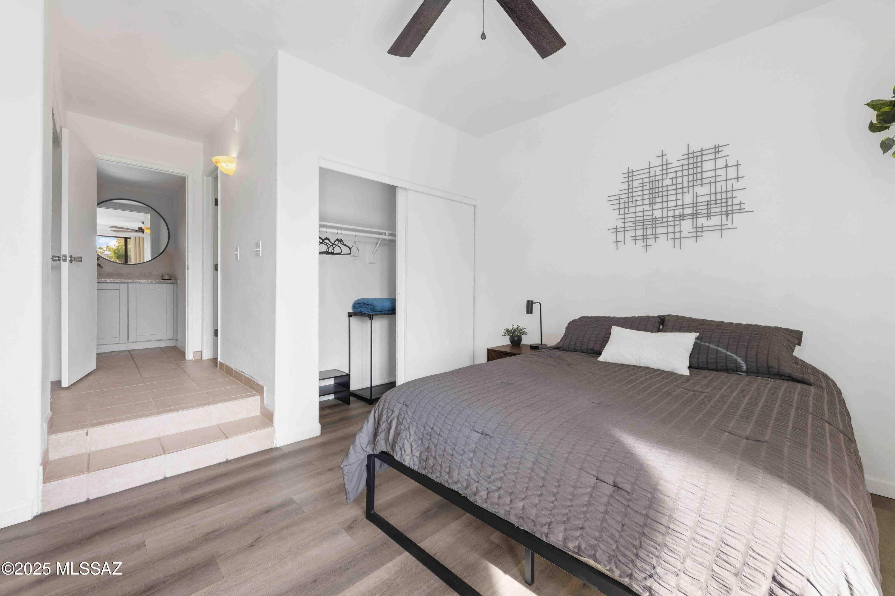 5675 N Camino Esplendora 1103