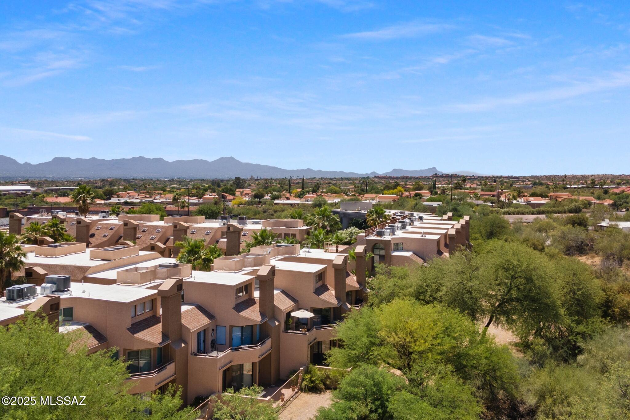 5675 N Camino Esplendora 1103