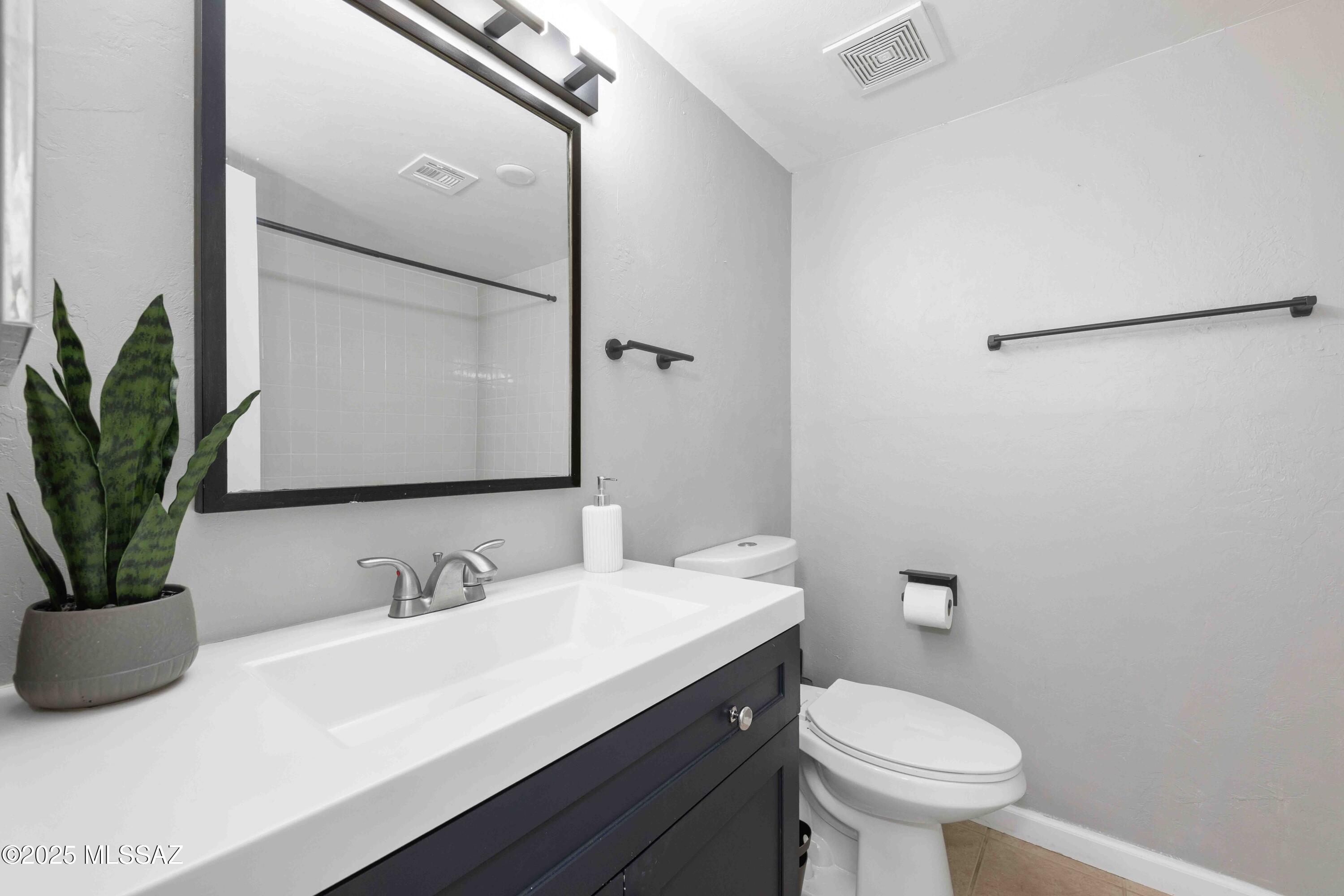 5675 N Camino Esplendora 1103