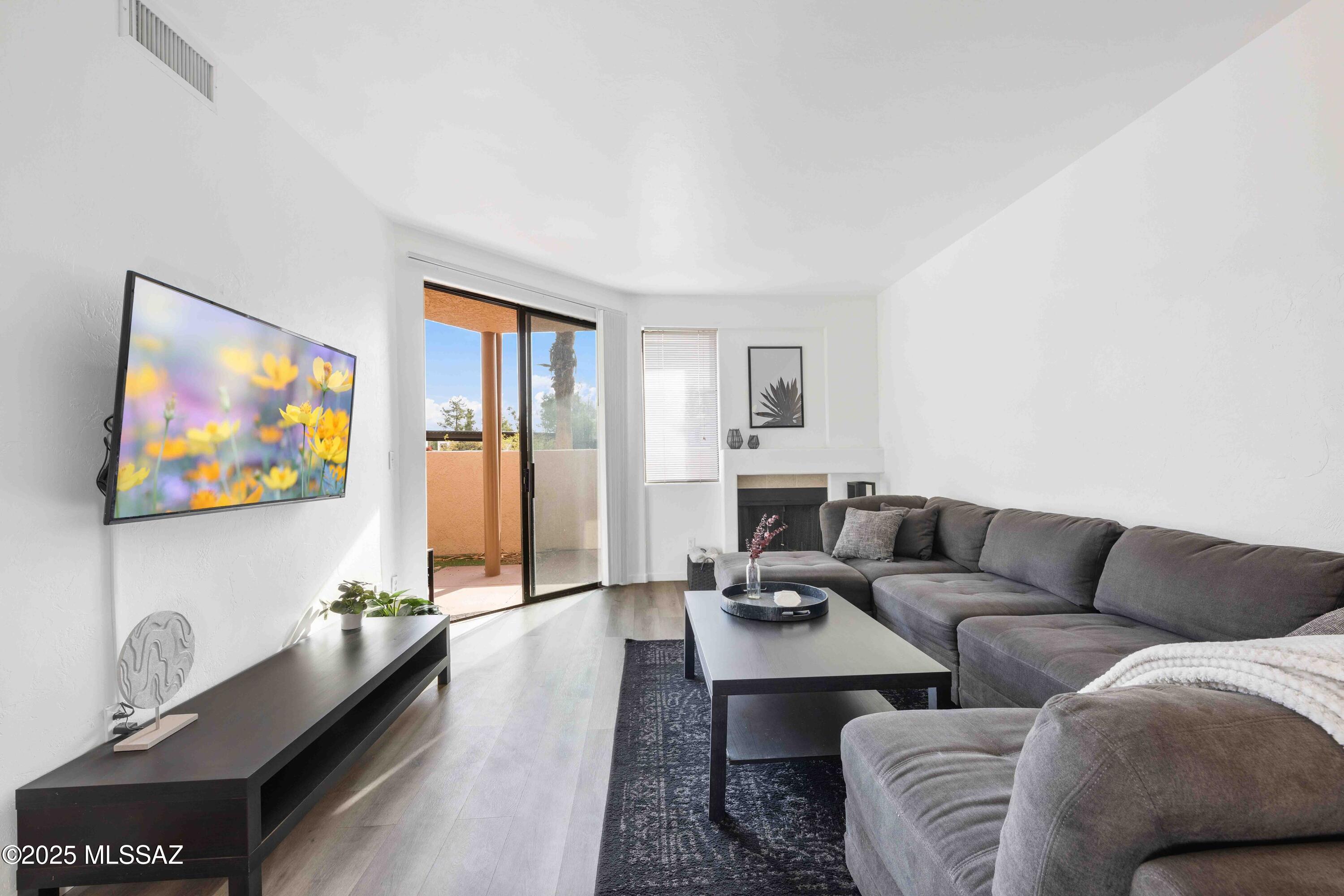5675 N Camino Esplendora 1103