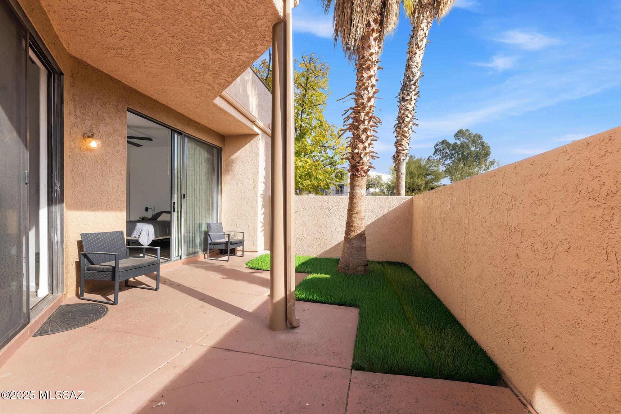 5675 N Camino Esplendora 1103