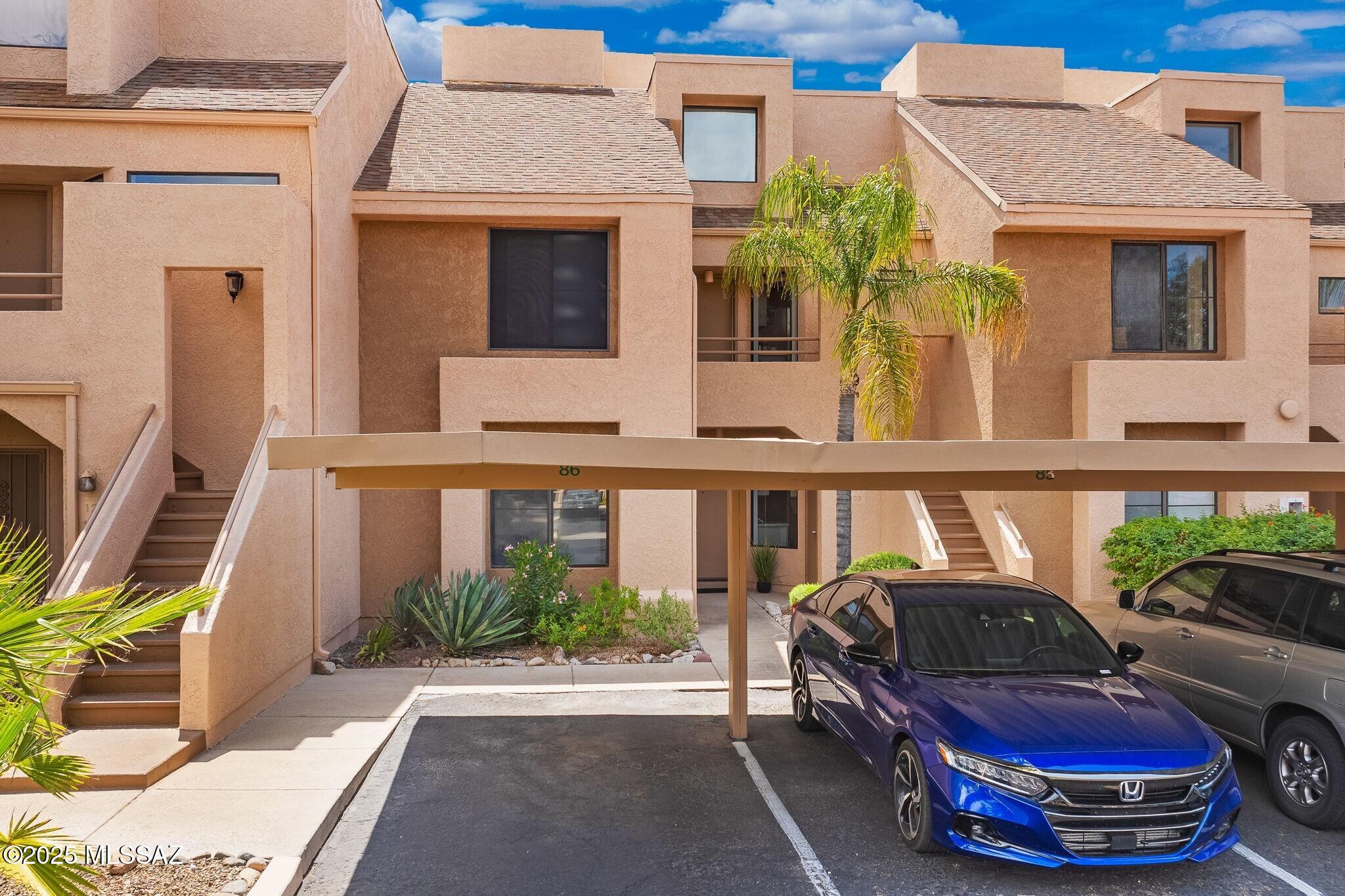 5675 N Camino Esplendora 1103