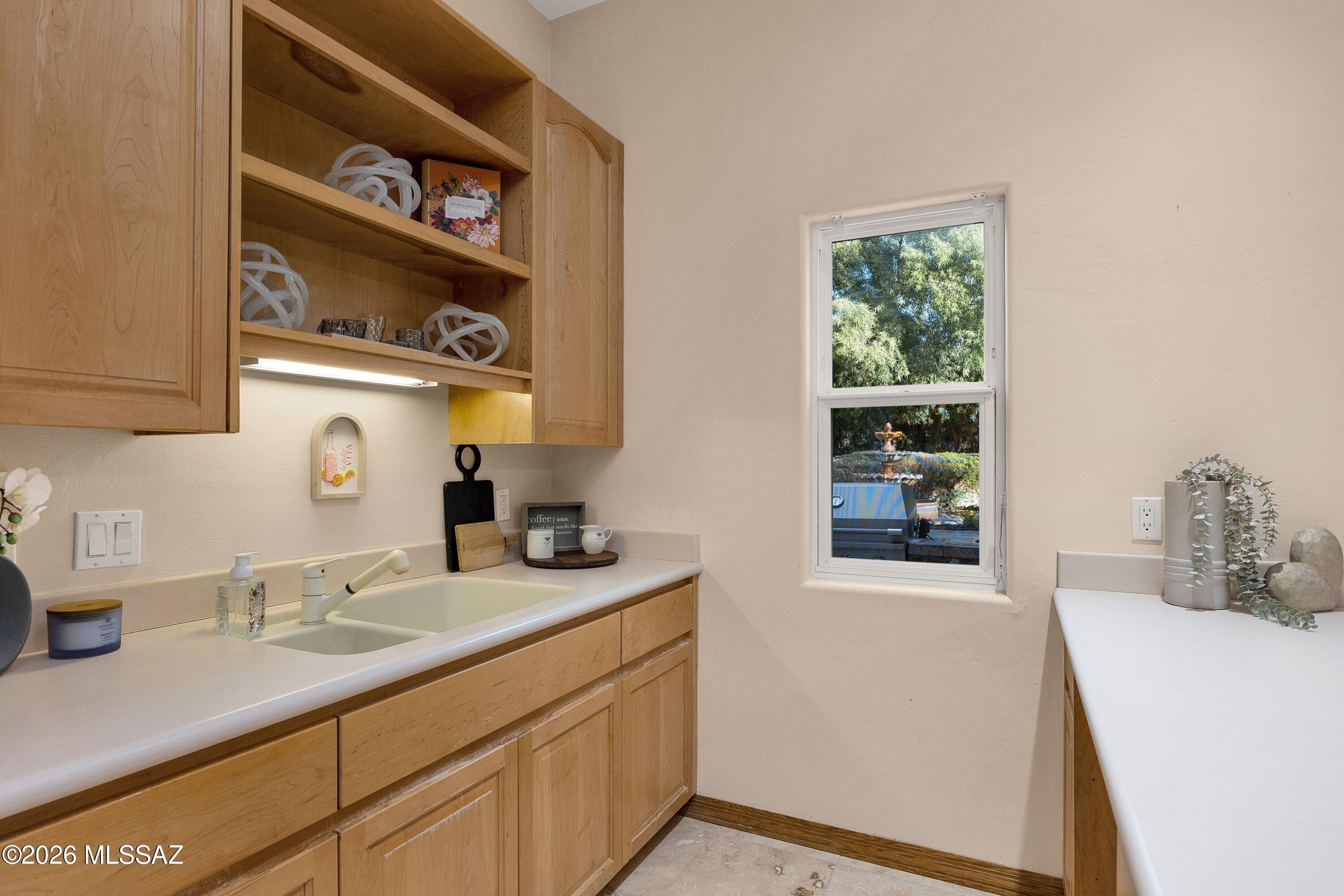 6141 E Calle Alta Vista