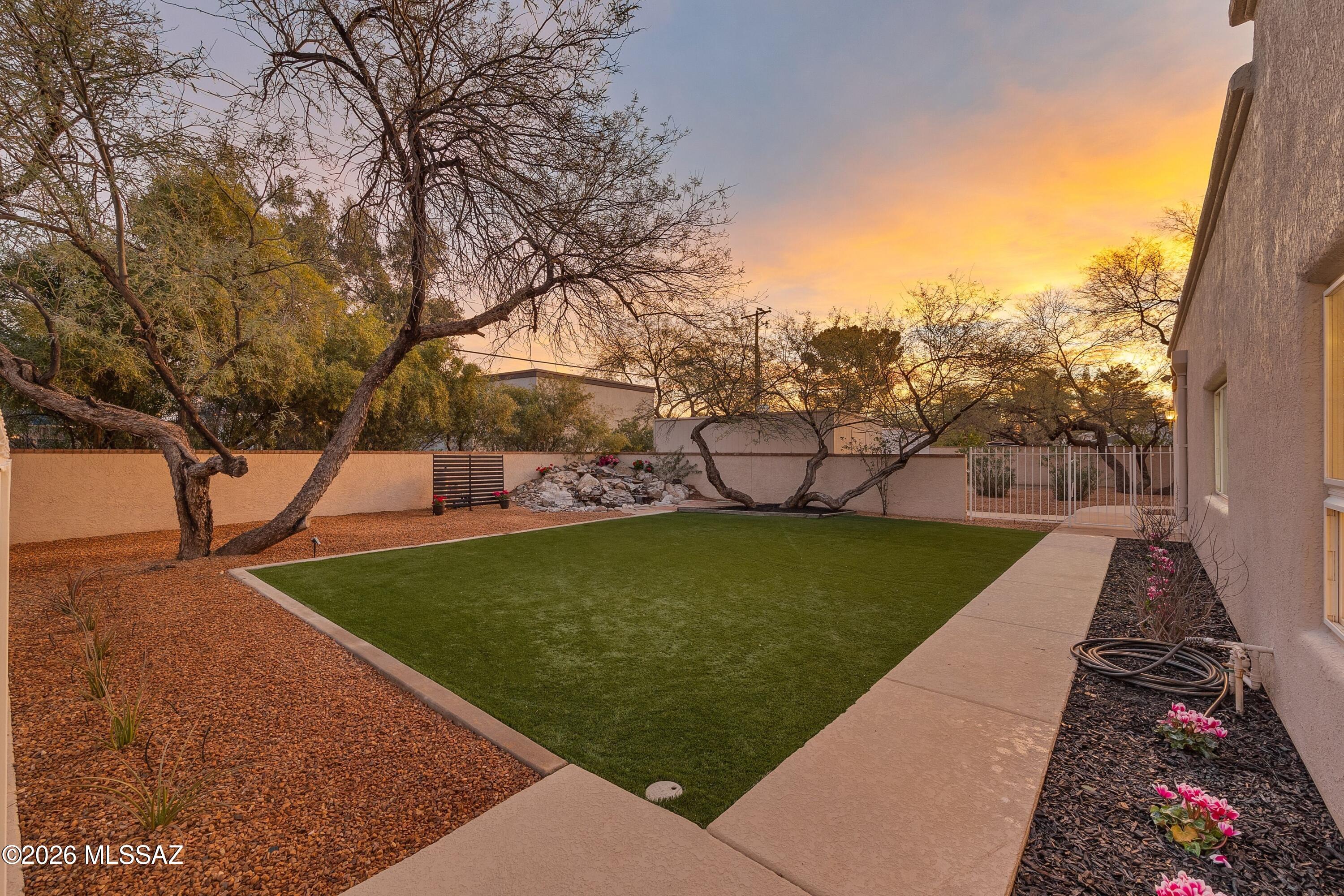 6141 E Calle Alta Vista