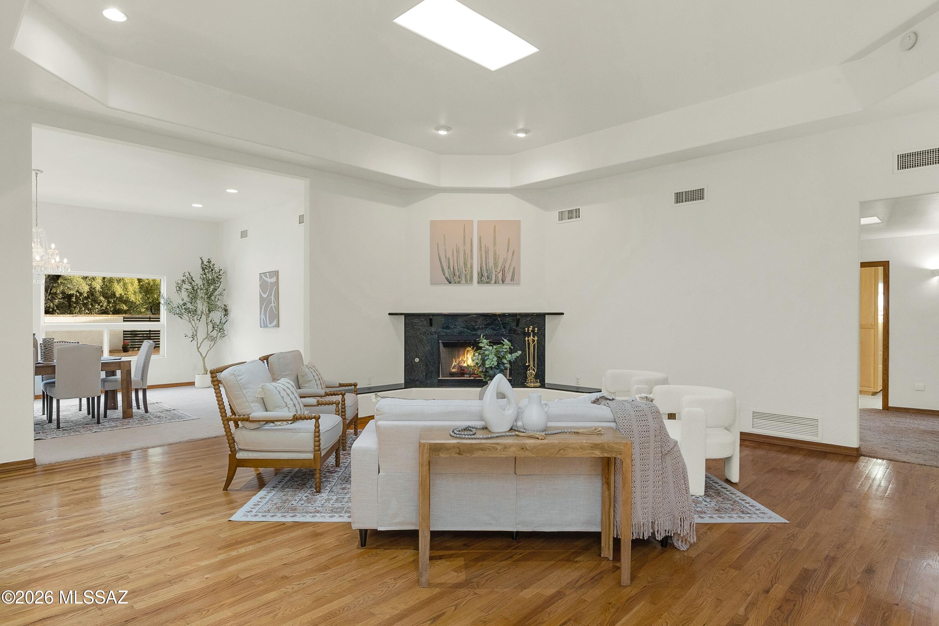 6141 E Calle Alta Vista