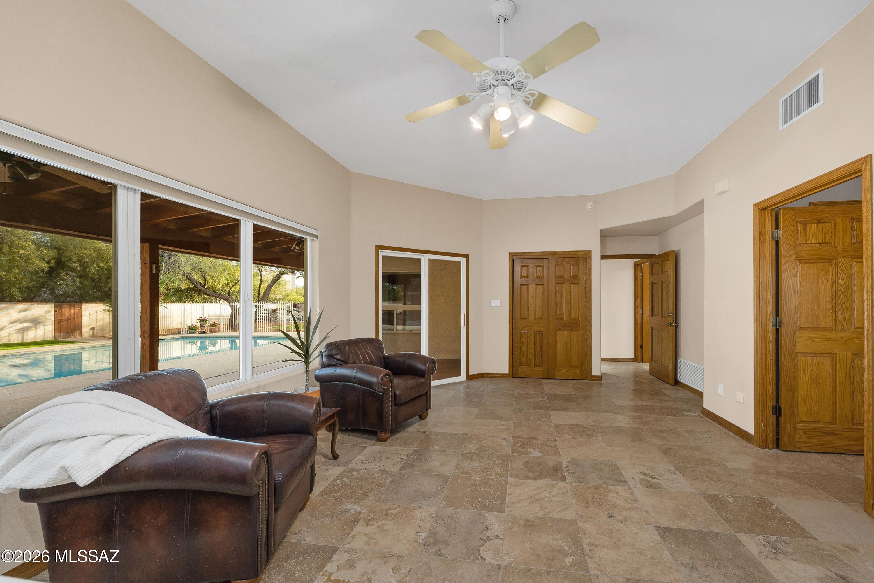 6141 E Calle Alta Vista