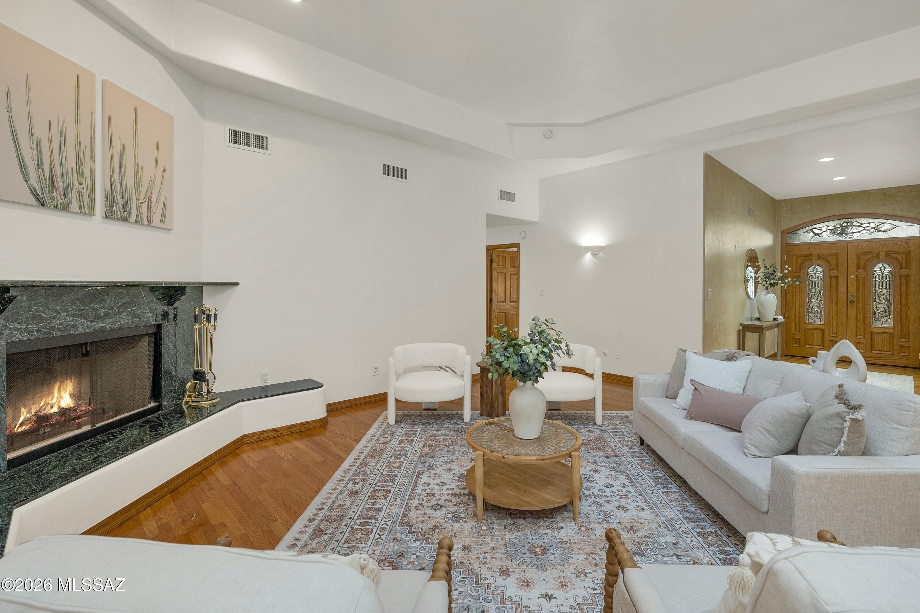 6141 E Calle Alta Vista