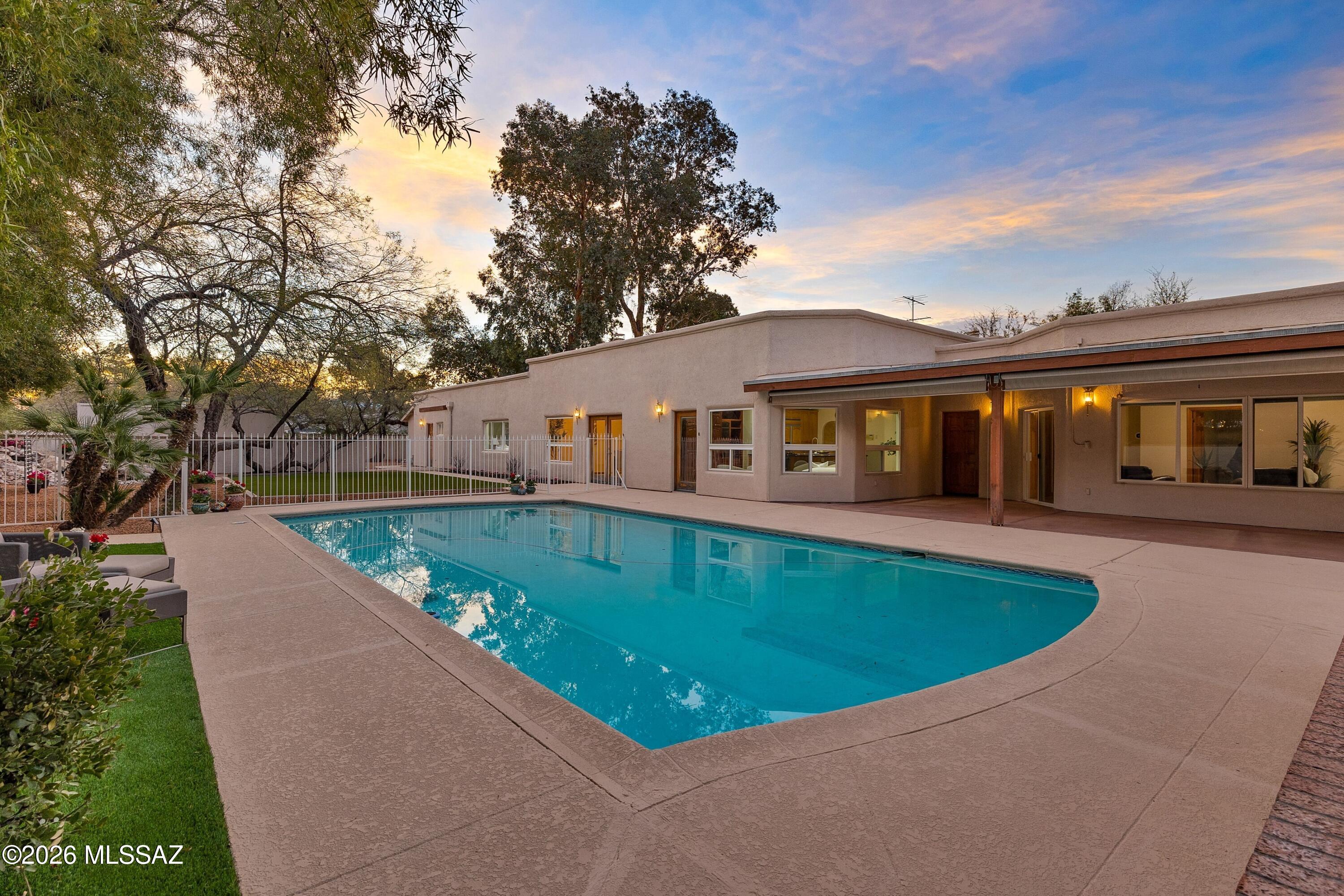 6141 E Calle Alta Vista