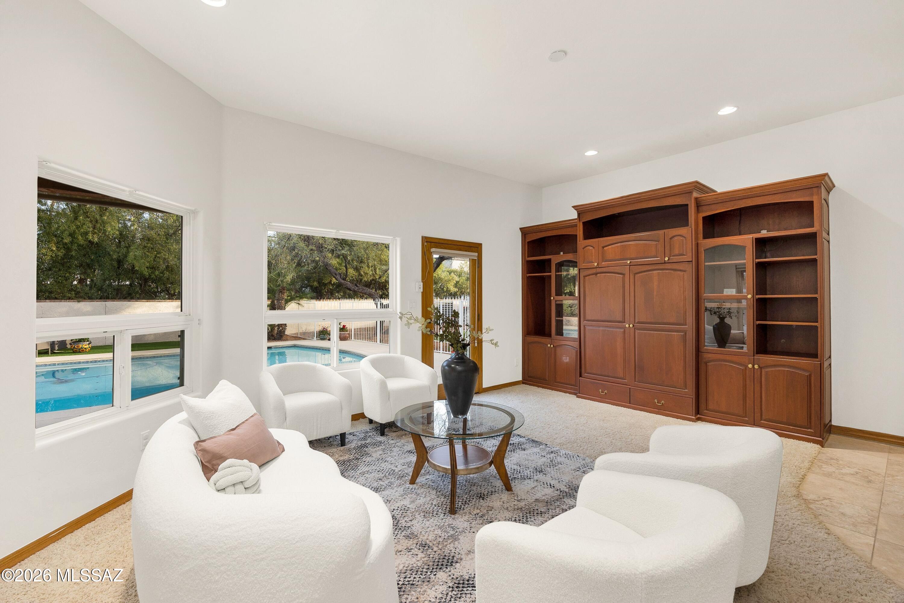 6141 E Calle Alta Vista