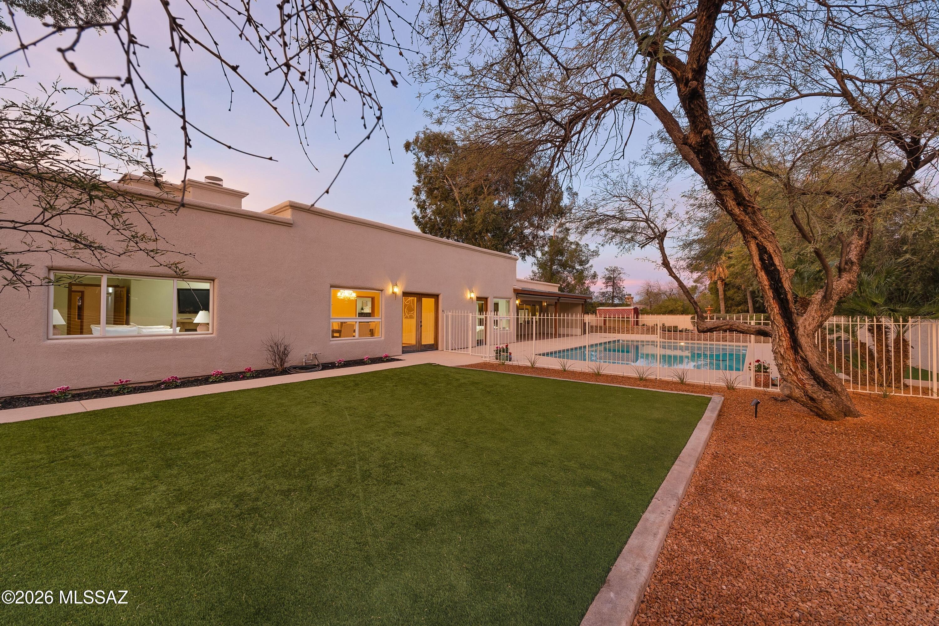 6141 E Calle Alta Vista