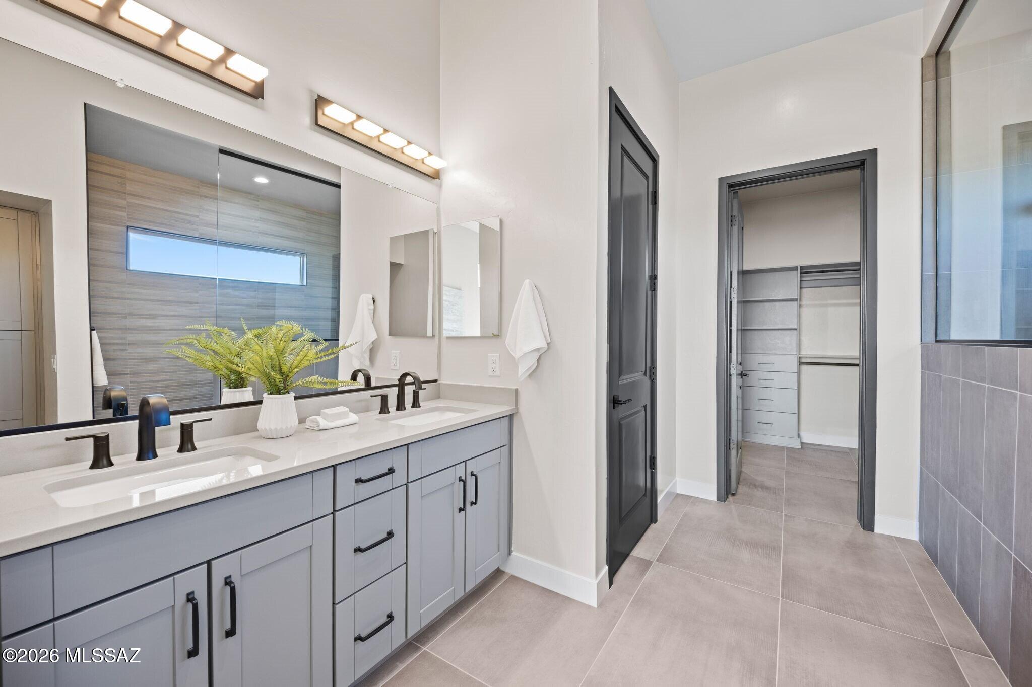 3560 N San Sebastián Drive 12