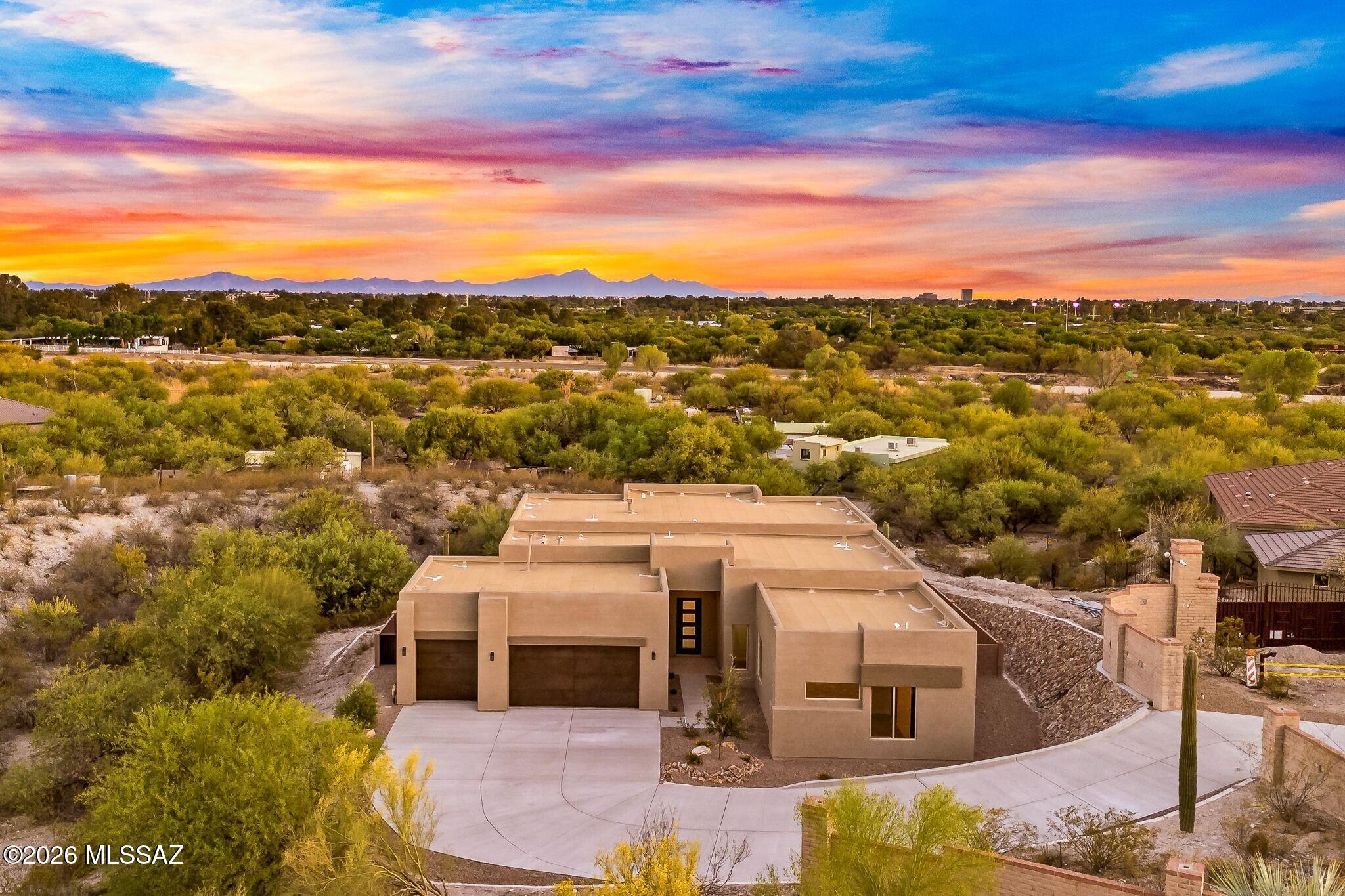 3560 N San Sebastián Drive 12