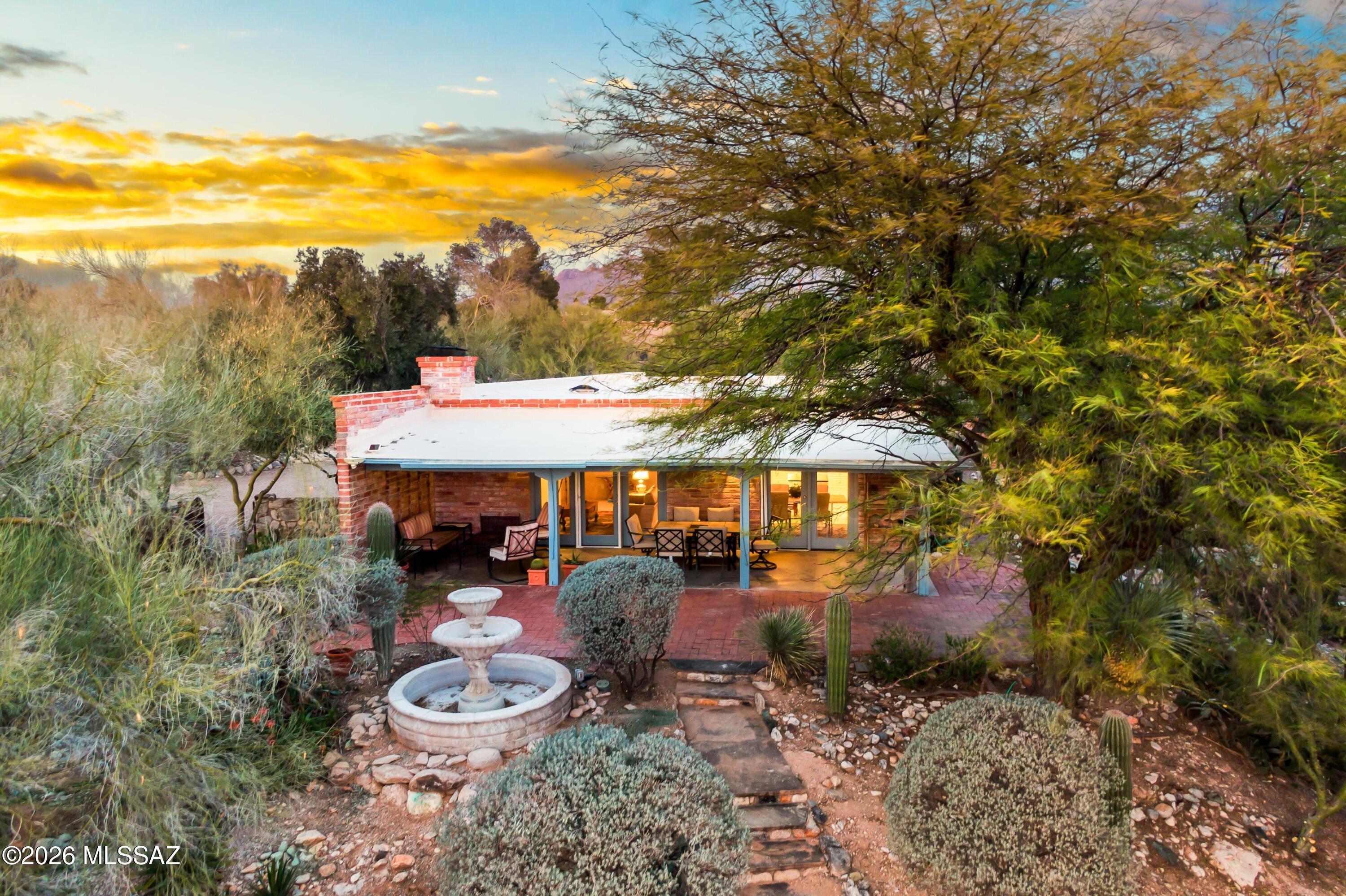 5200 N Calle La Cima