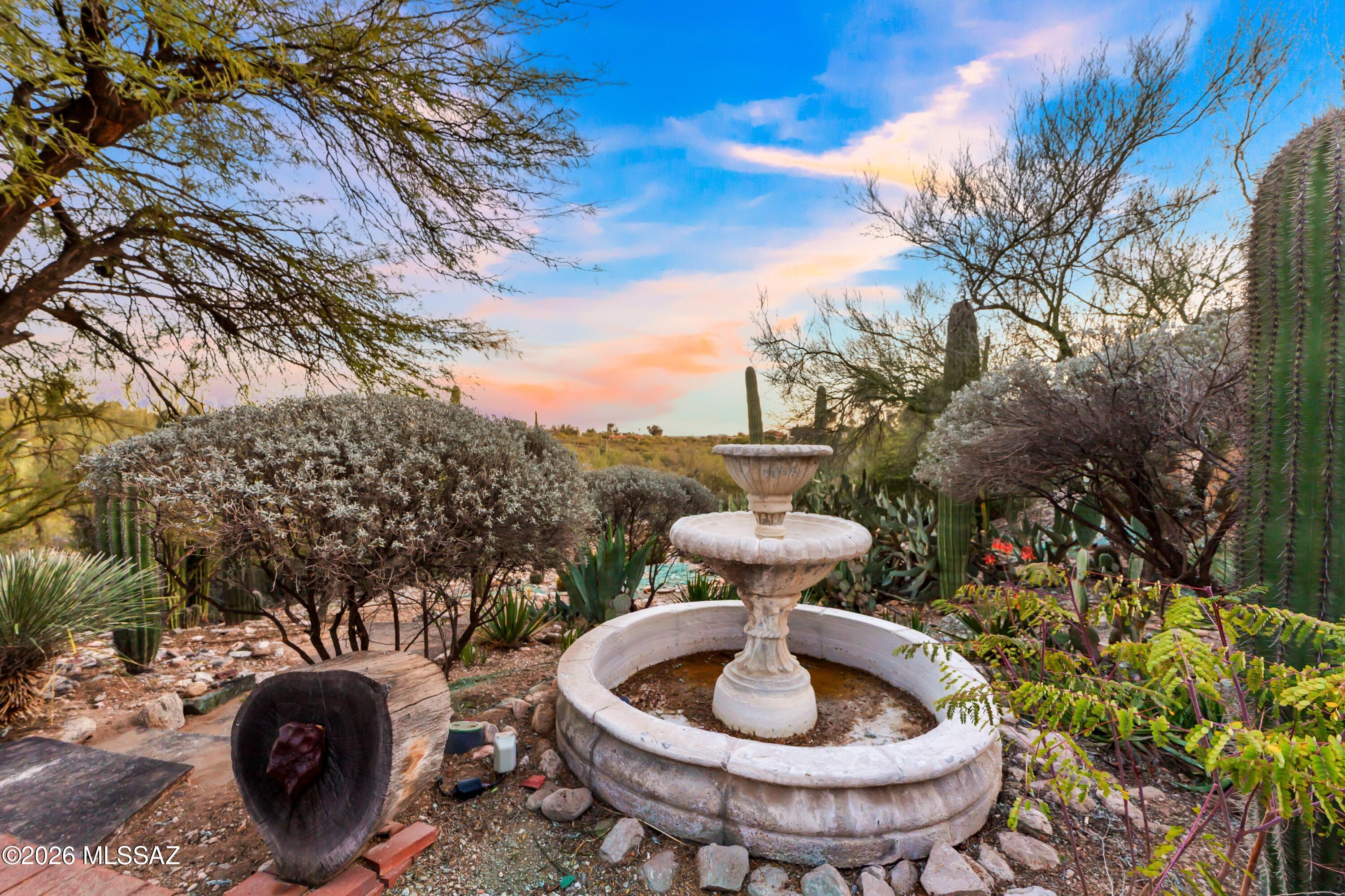 5200 N Calle La Cima