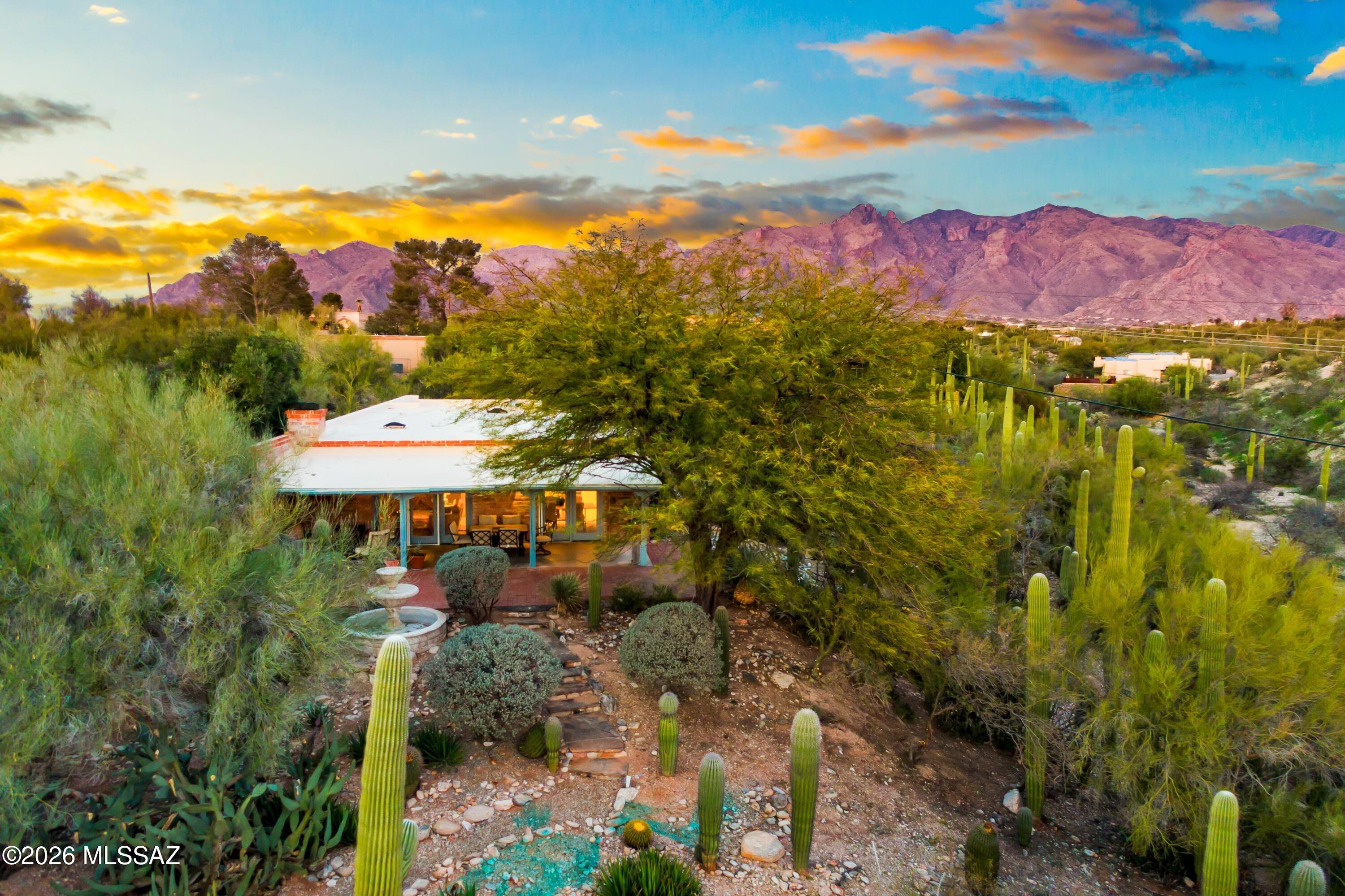 5200 N Calle La Cima