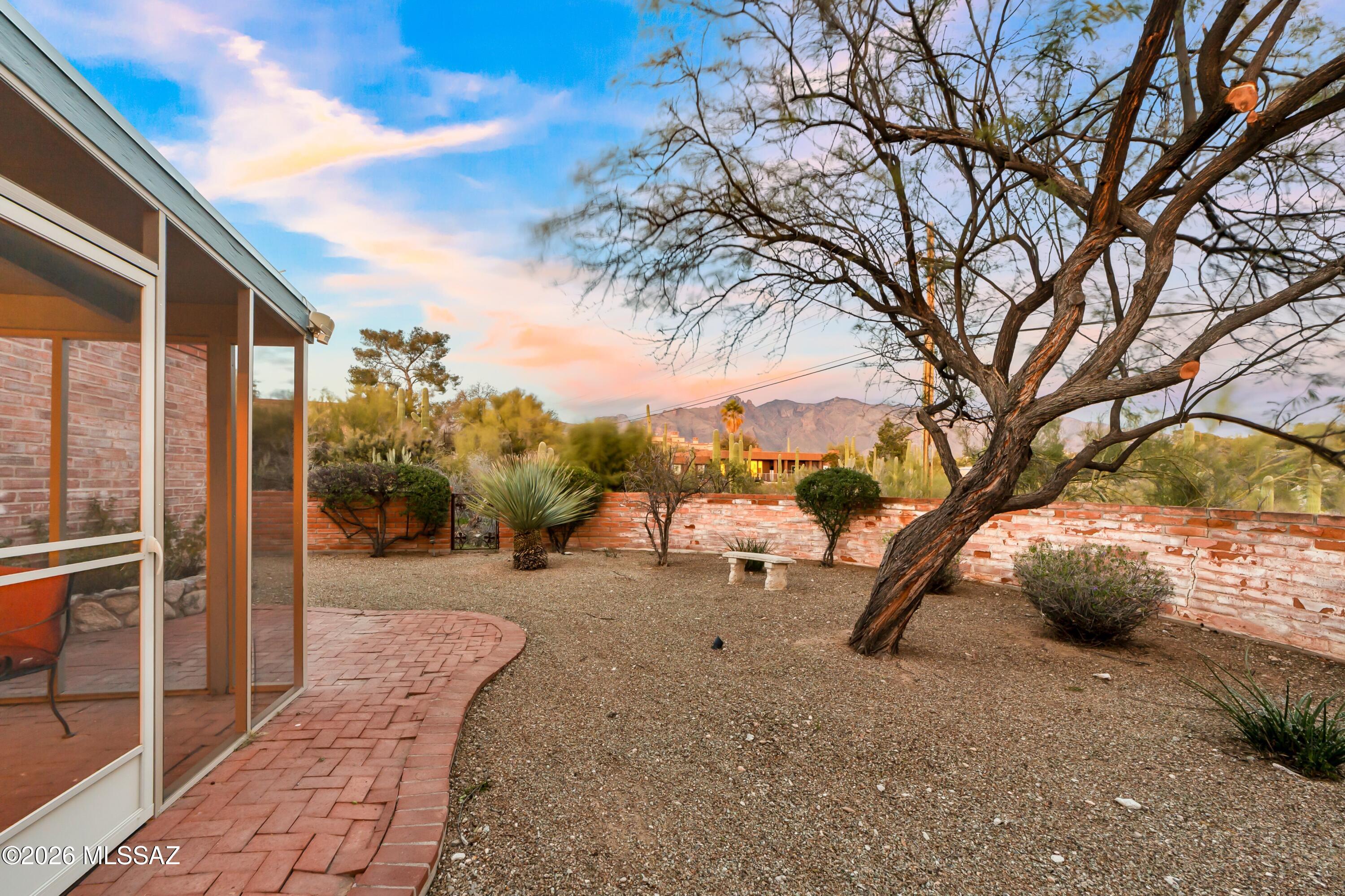 5200 N Calle La Cima