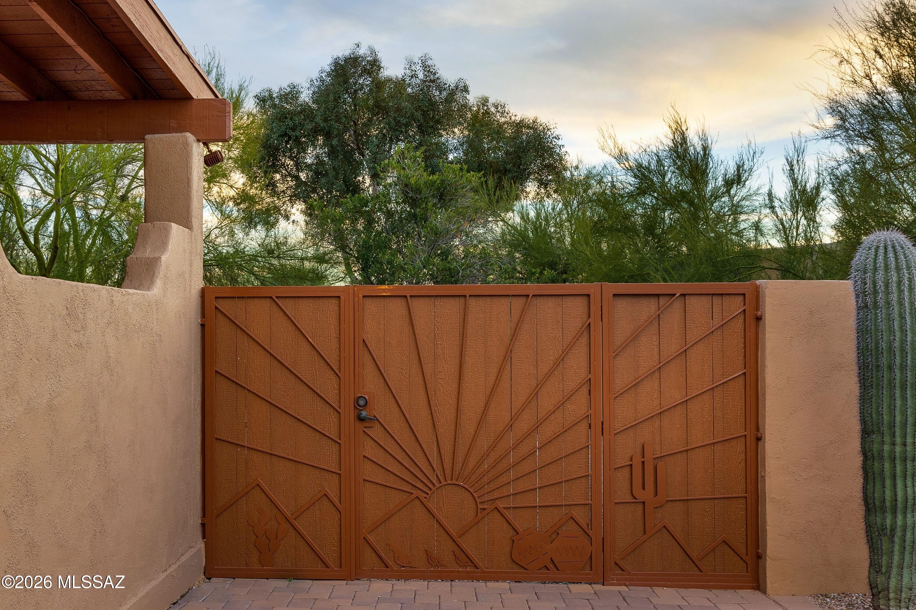 5716 N Camino Arturo