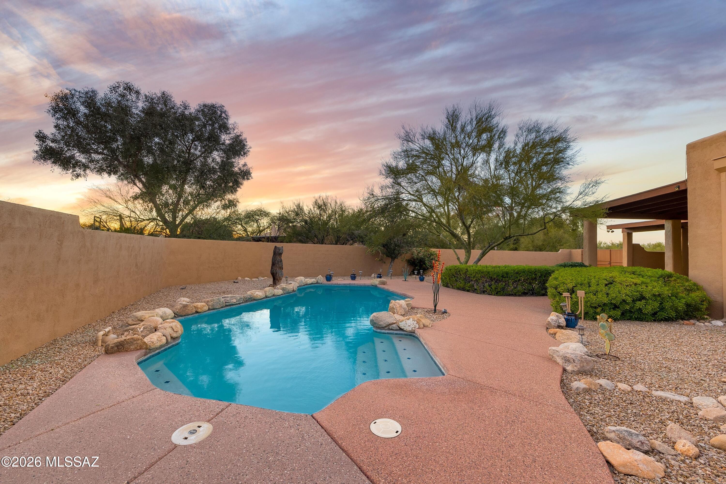 5716 N Camino Arturo