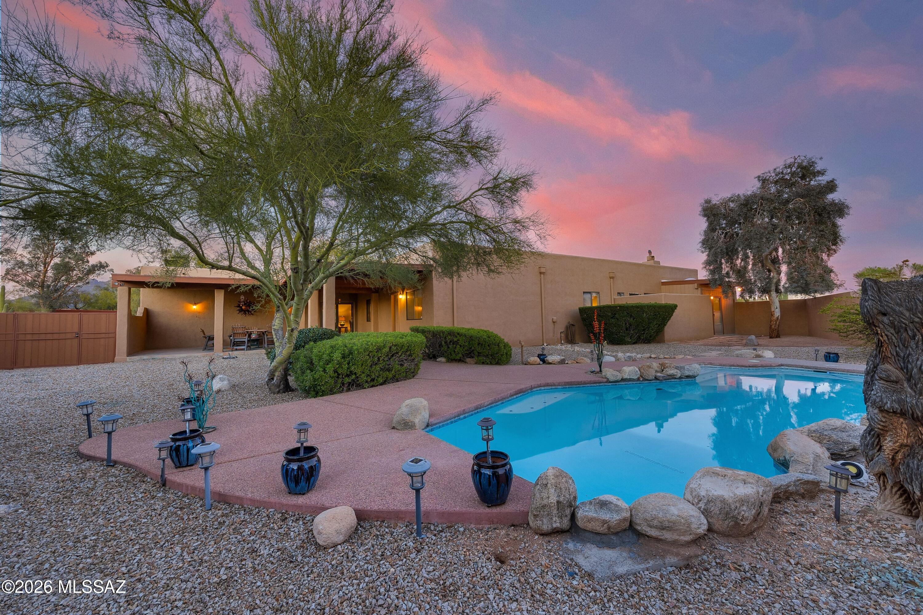 5716 N Camino Arturo