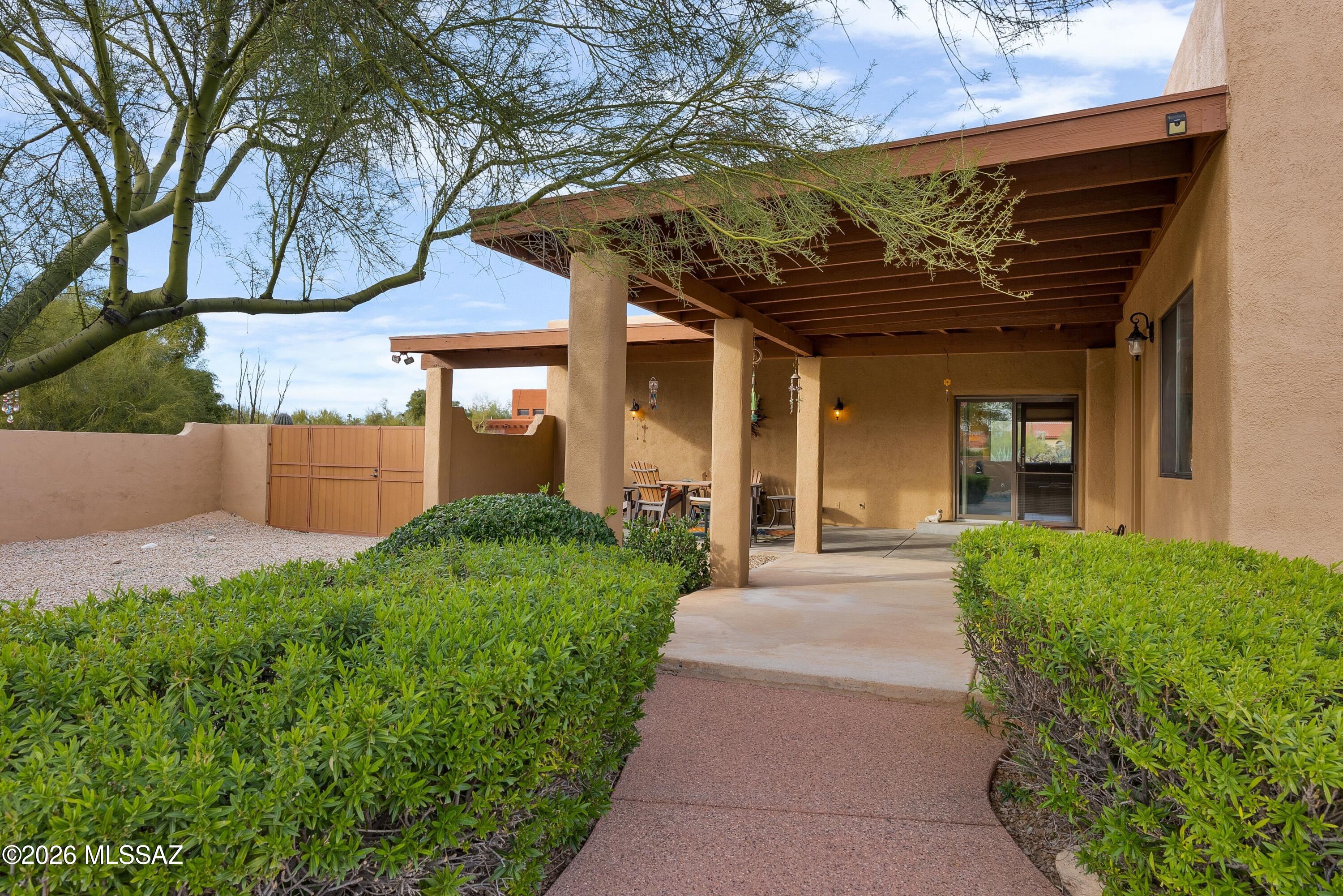 5716 N Camino Arturo