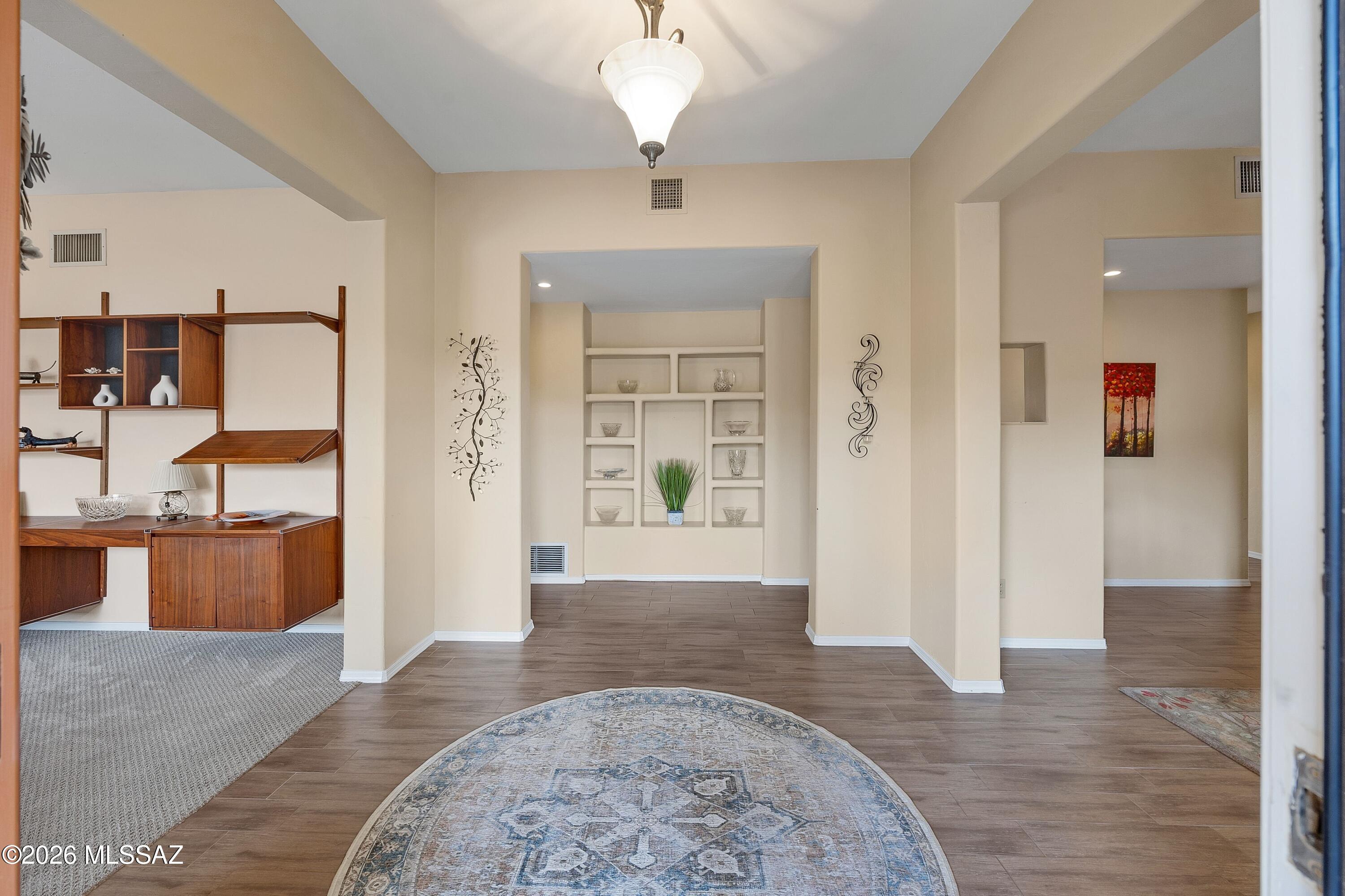 5716 N Camino Arturo