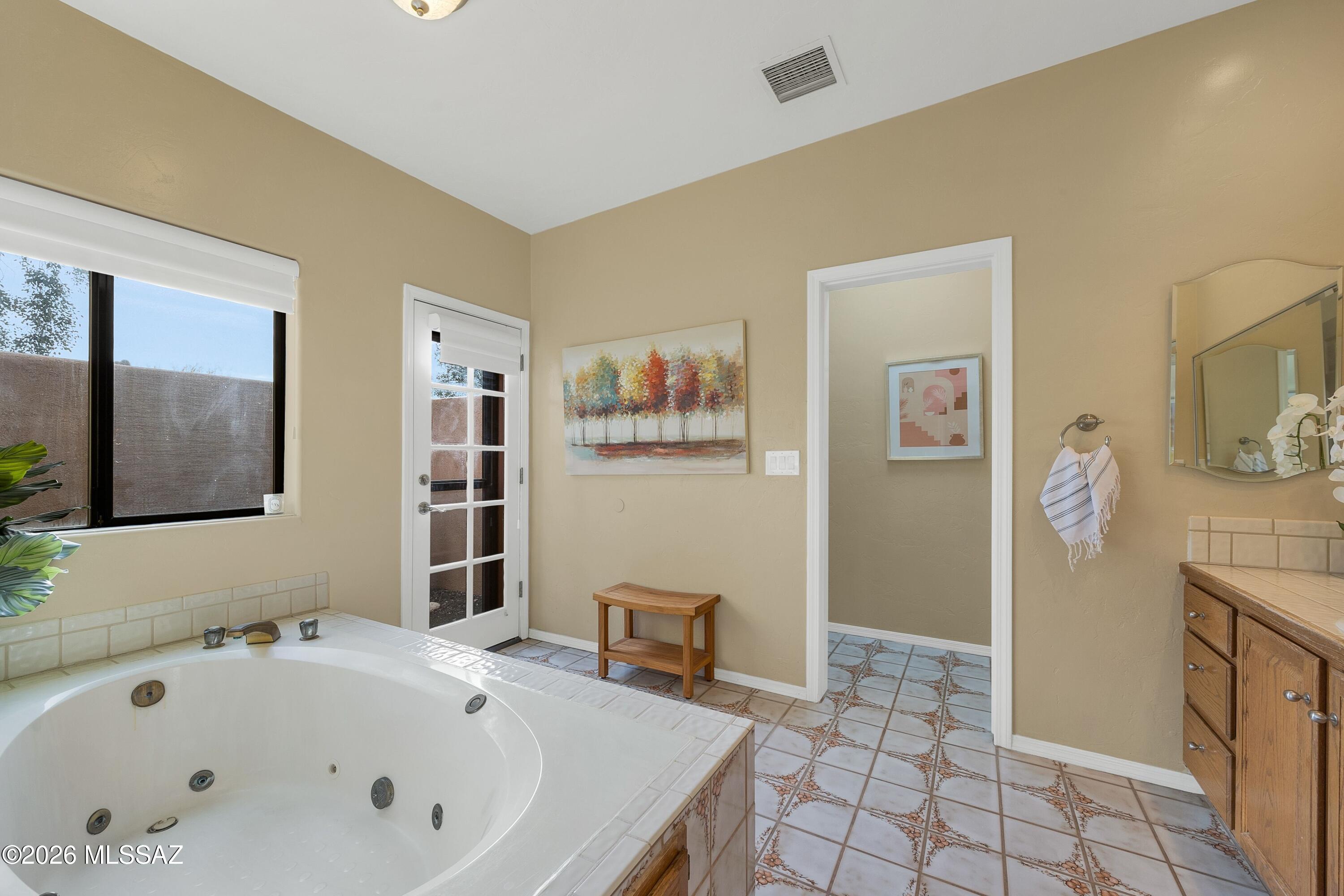 5716 N Camino Arturo