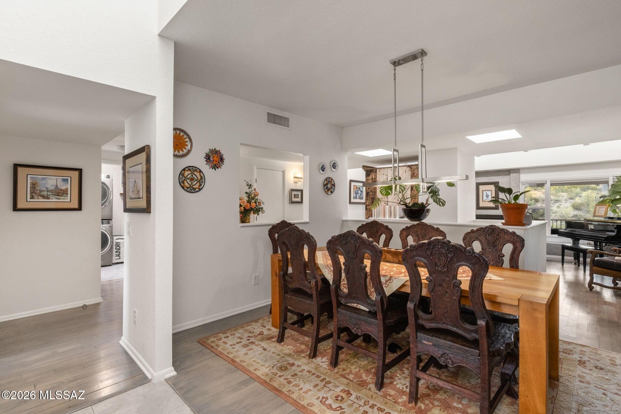 1931 E Campbell Terrace