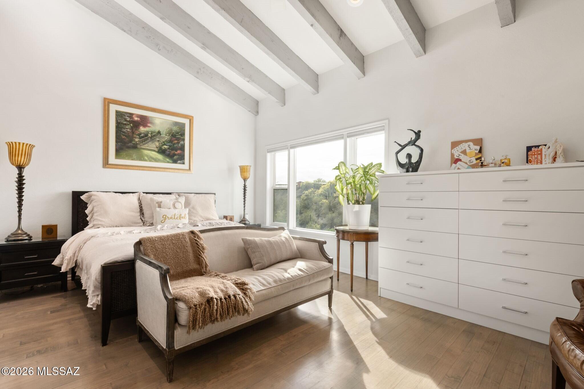 1931 E Campbell Terrace