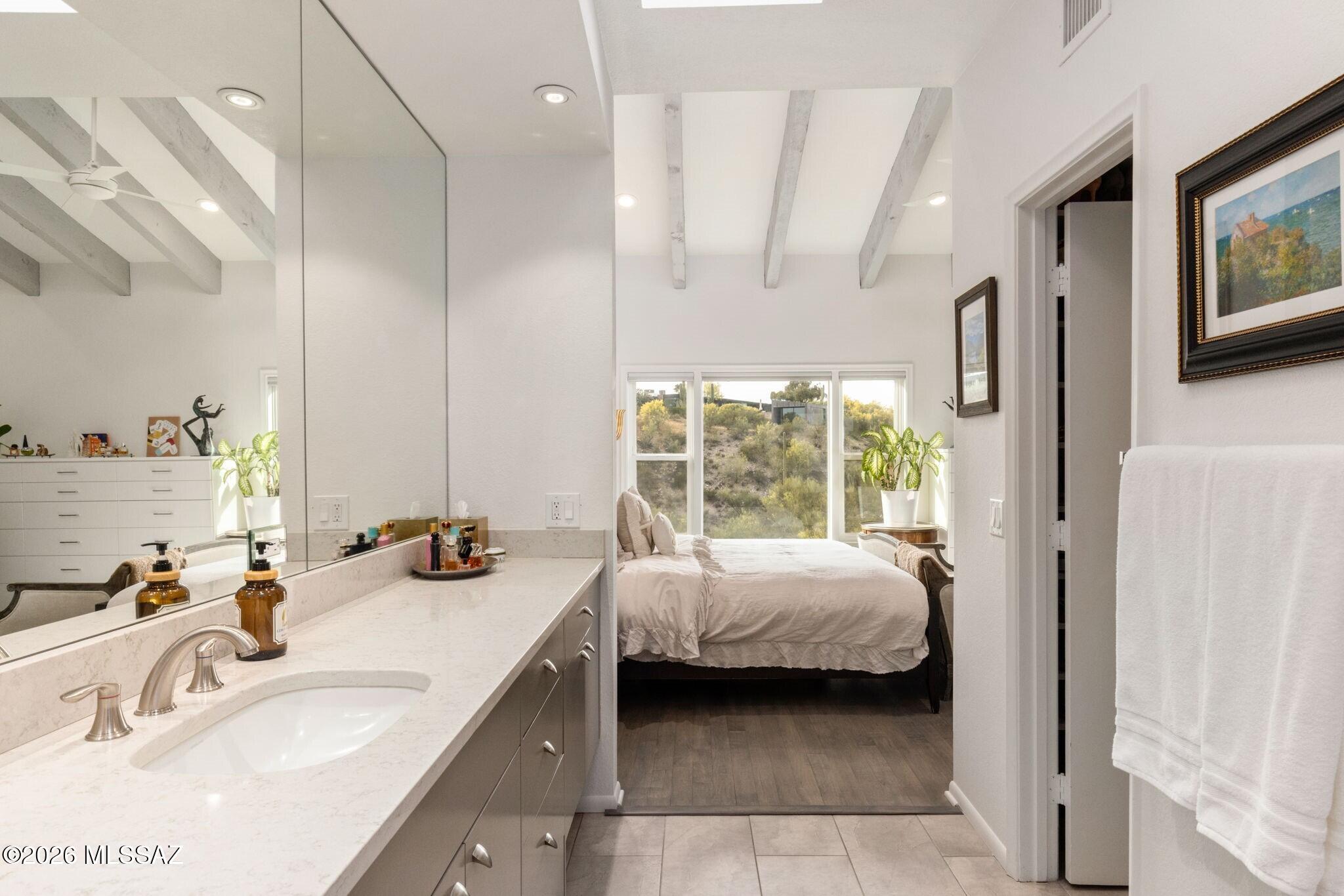 1931 E Campbell Terrace